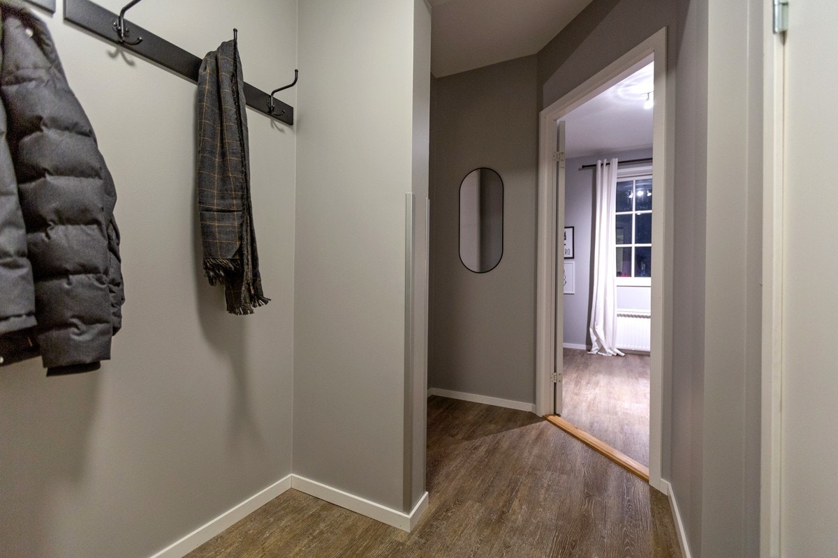 Entré med plass til å henge fra seg yttertøyet Galleribilde