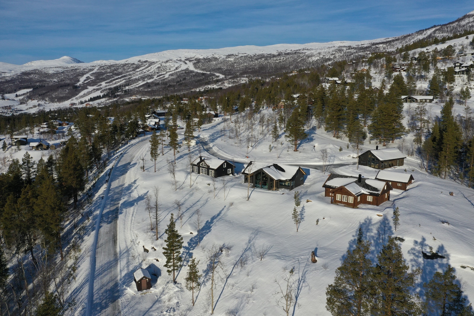 Nedre Guståsen med utsikt mot Bjorli Skisenter Galleribilde