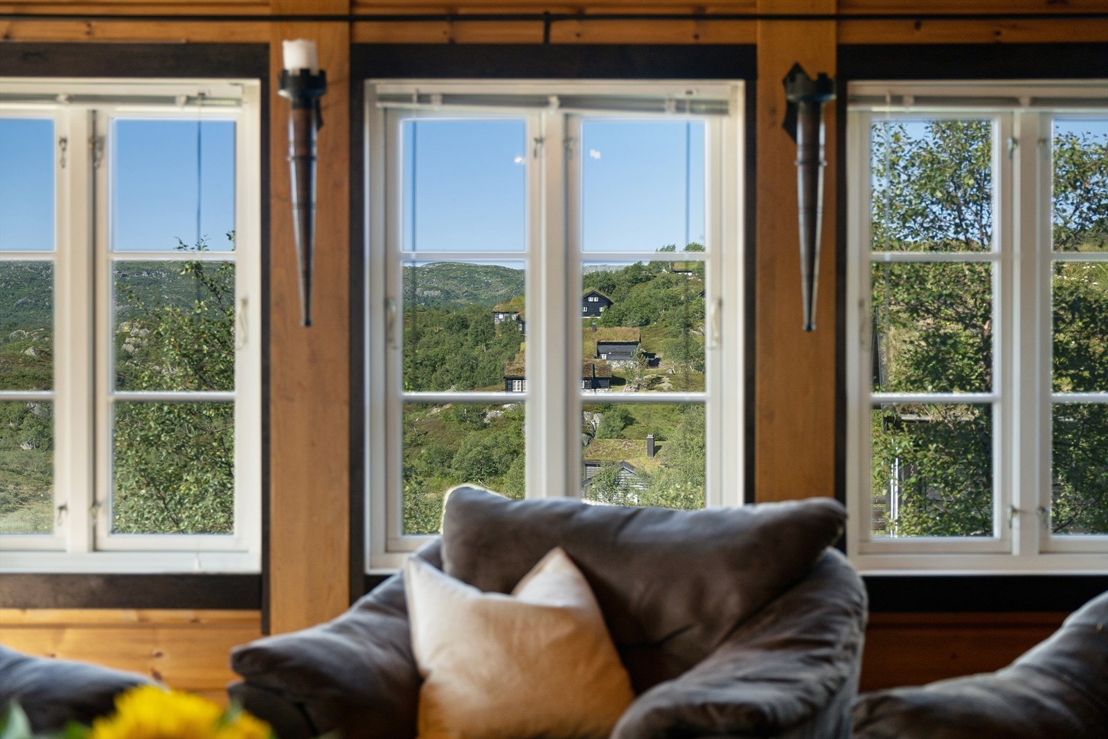 Utsikt fra stuevindu. Galleribilde