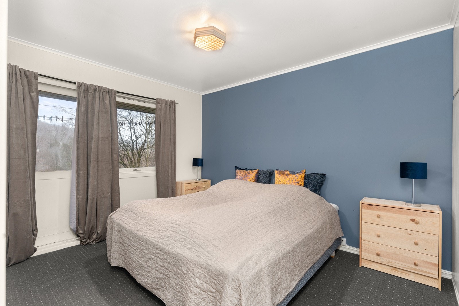 Hovedsov. med egen balkong Galleribilde