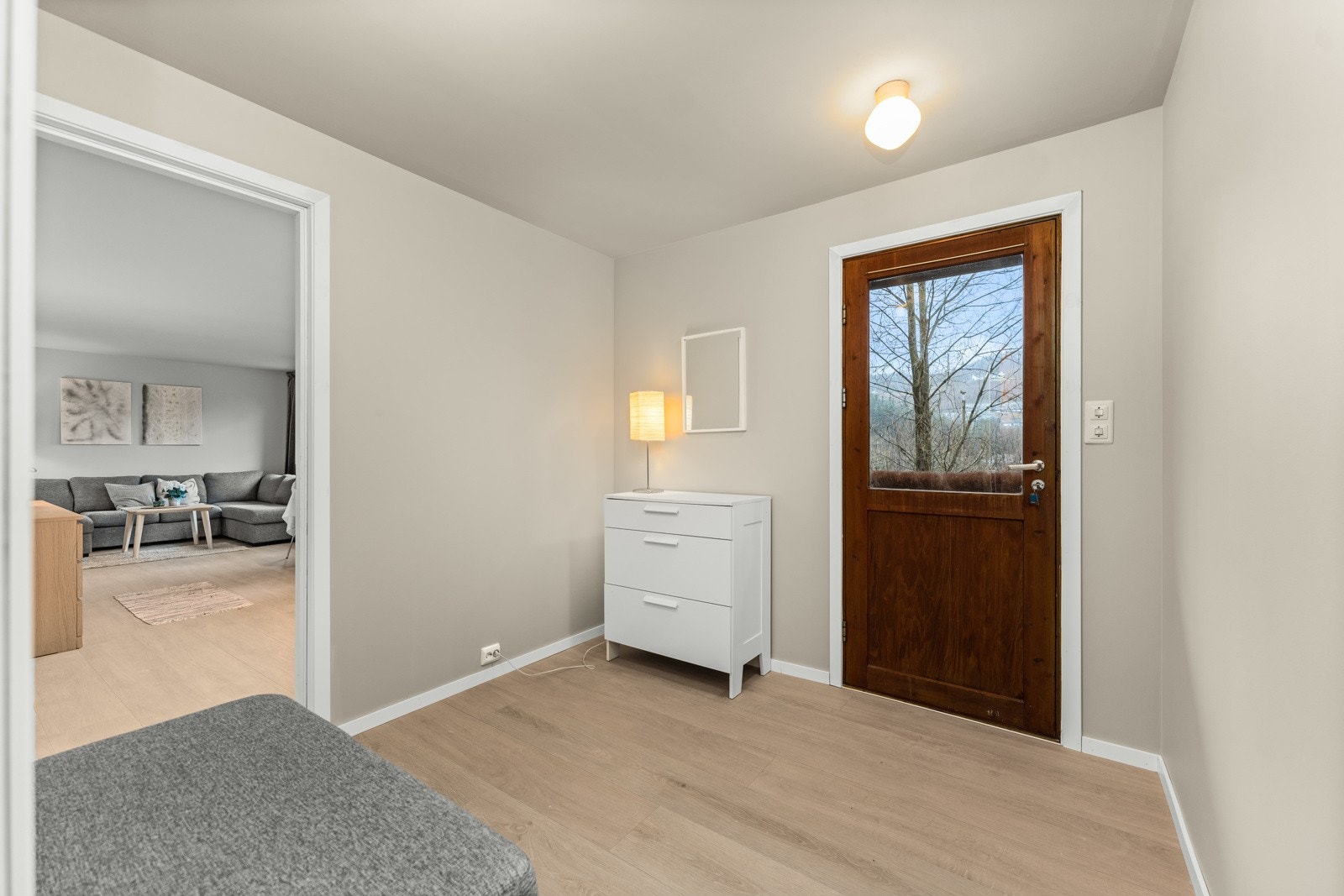 Egen inngang til hybelleilighet Galleribilde