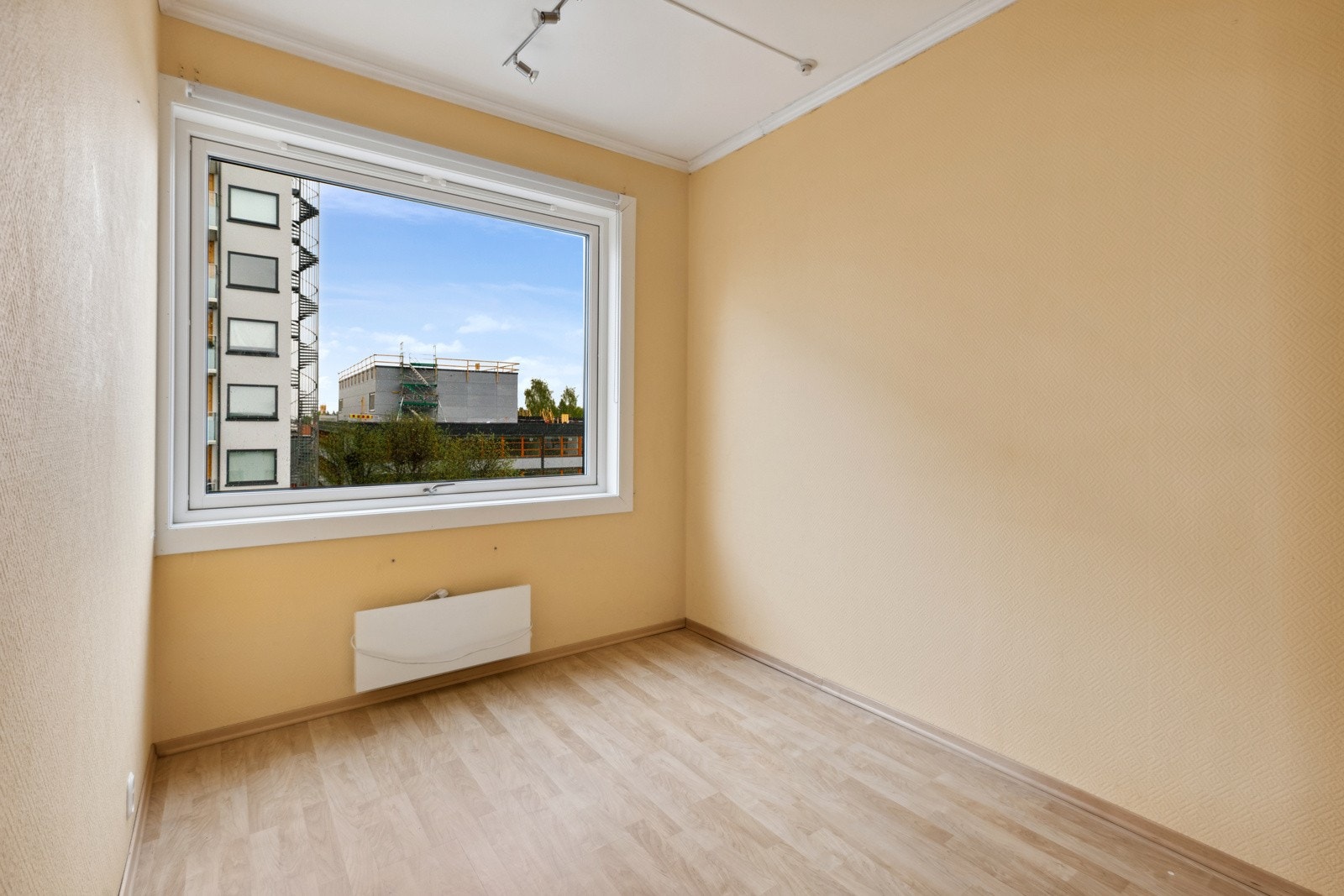 Soverom 2 med plass til dobbeltseng. Kan også brukes som kontor. Galleribilde