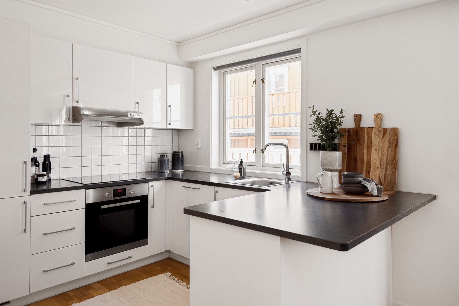 Integrerte hvitevarer medfølger. Galleribilde