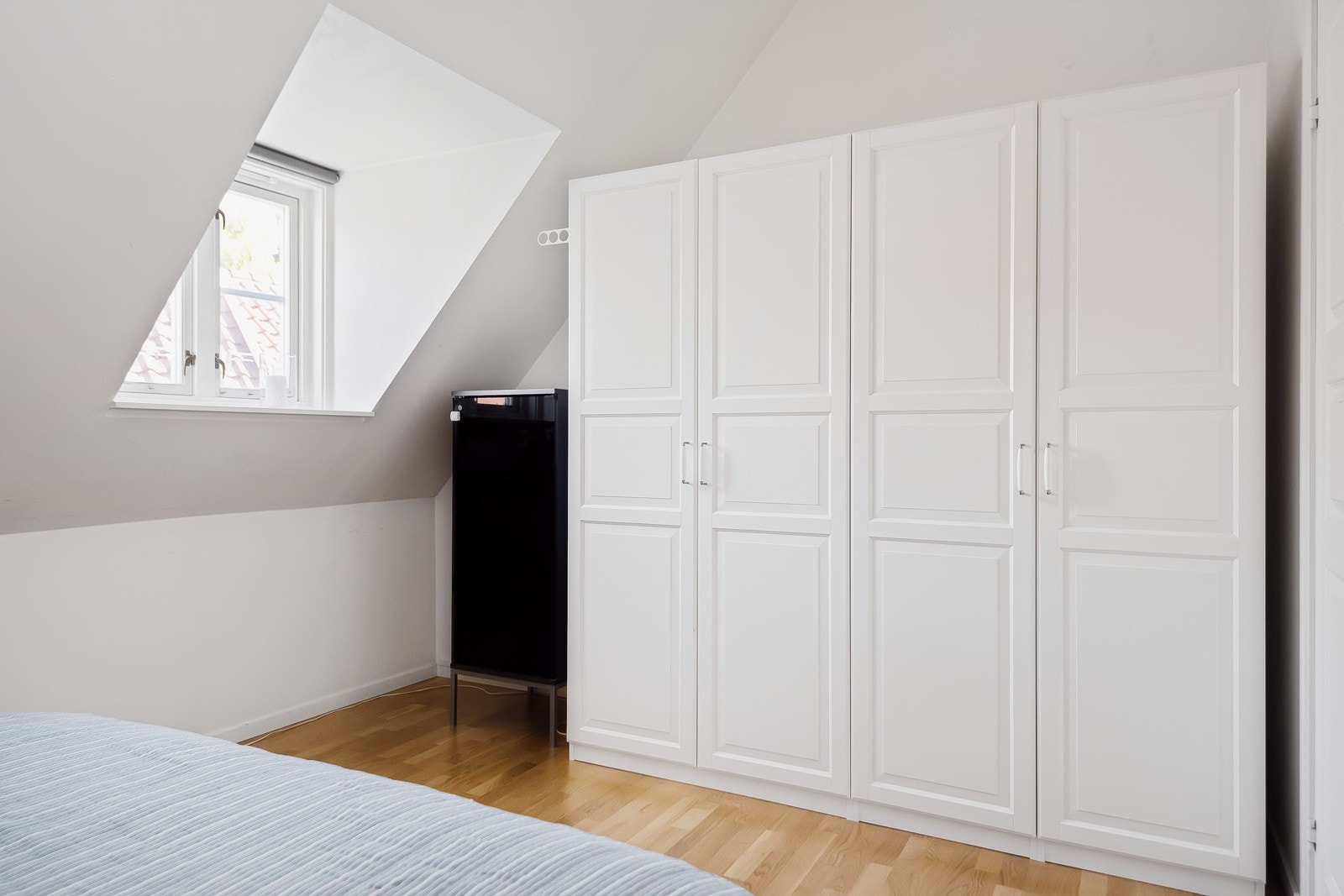 God plass til garderobe som medfølger. Galleribilde