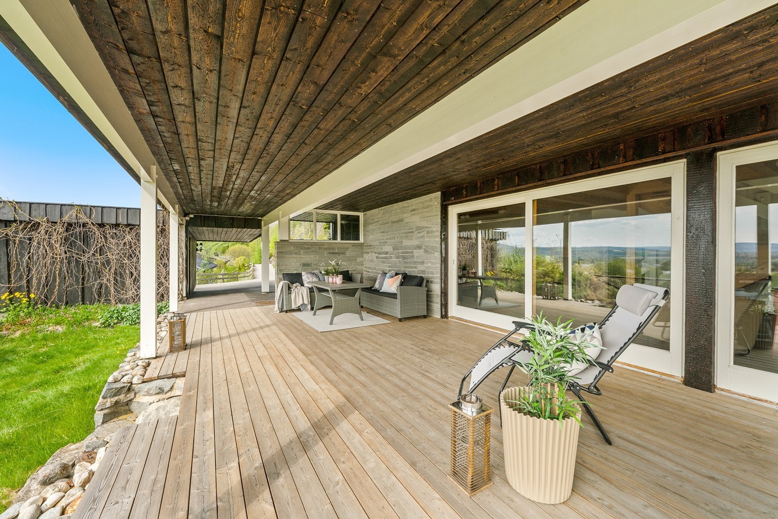 Uteplass i underetasjen Galleribilde