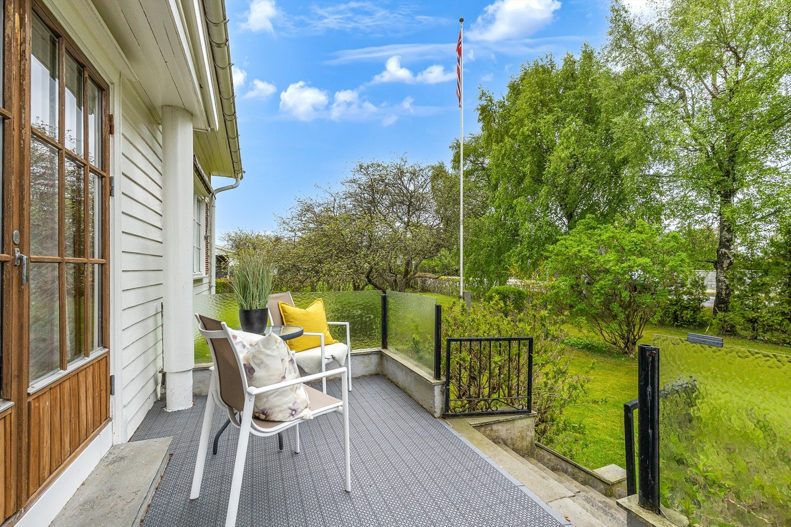 En av flere flotte uteplasser Galleribilde