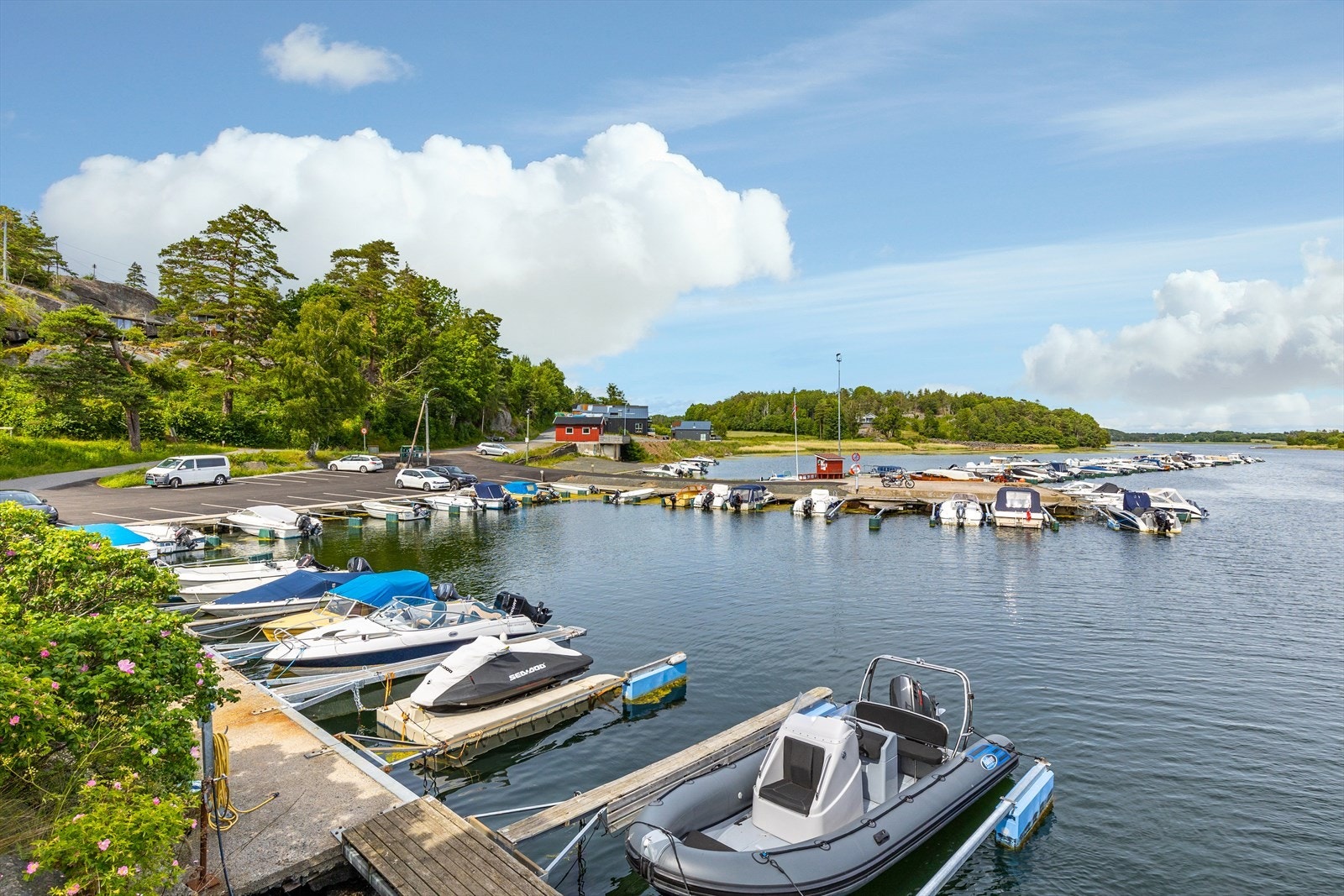 Flott havn kun 5 minutter med bil unna Galleribilde