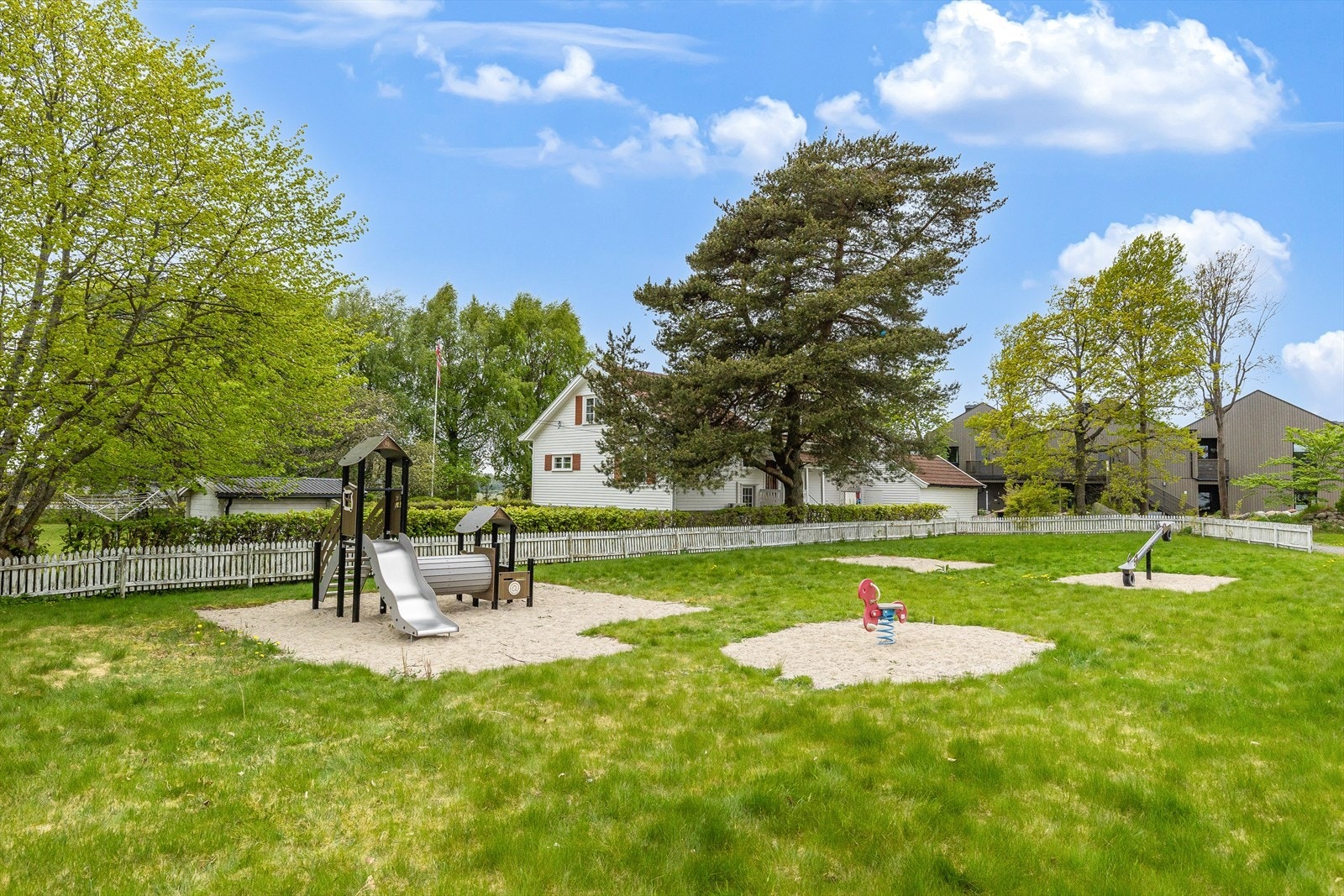 Lekeplass like ved Galleribilde