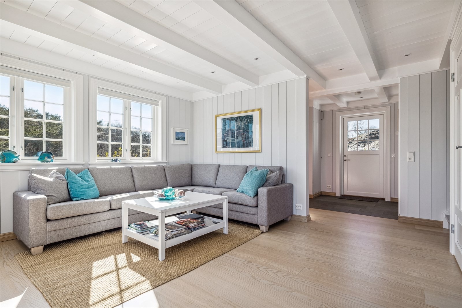 Hovedinngangen sett fra stuen Galleribilde