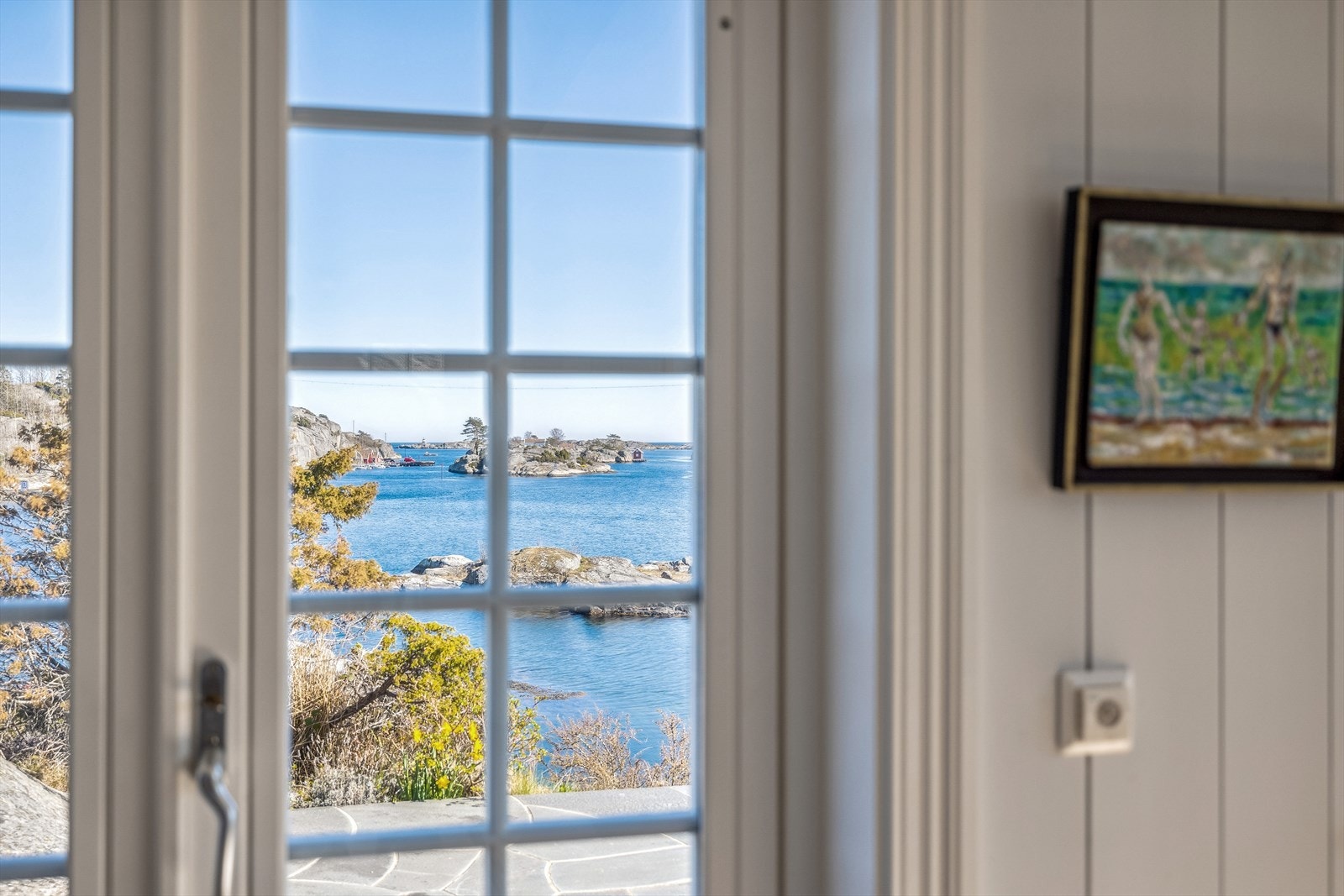 Utsikt mot Brekkestø med havet i bakgrunnen Galleribilde