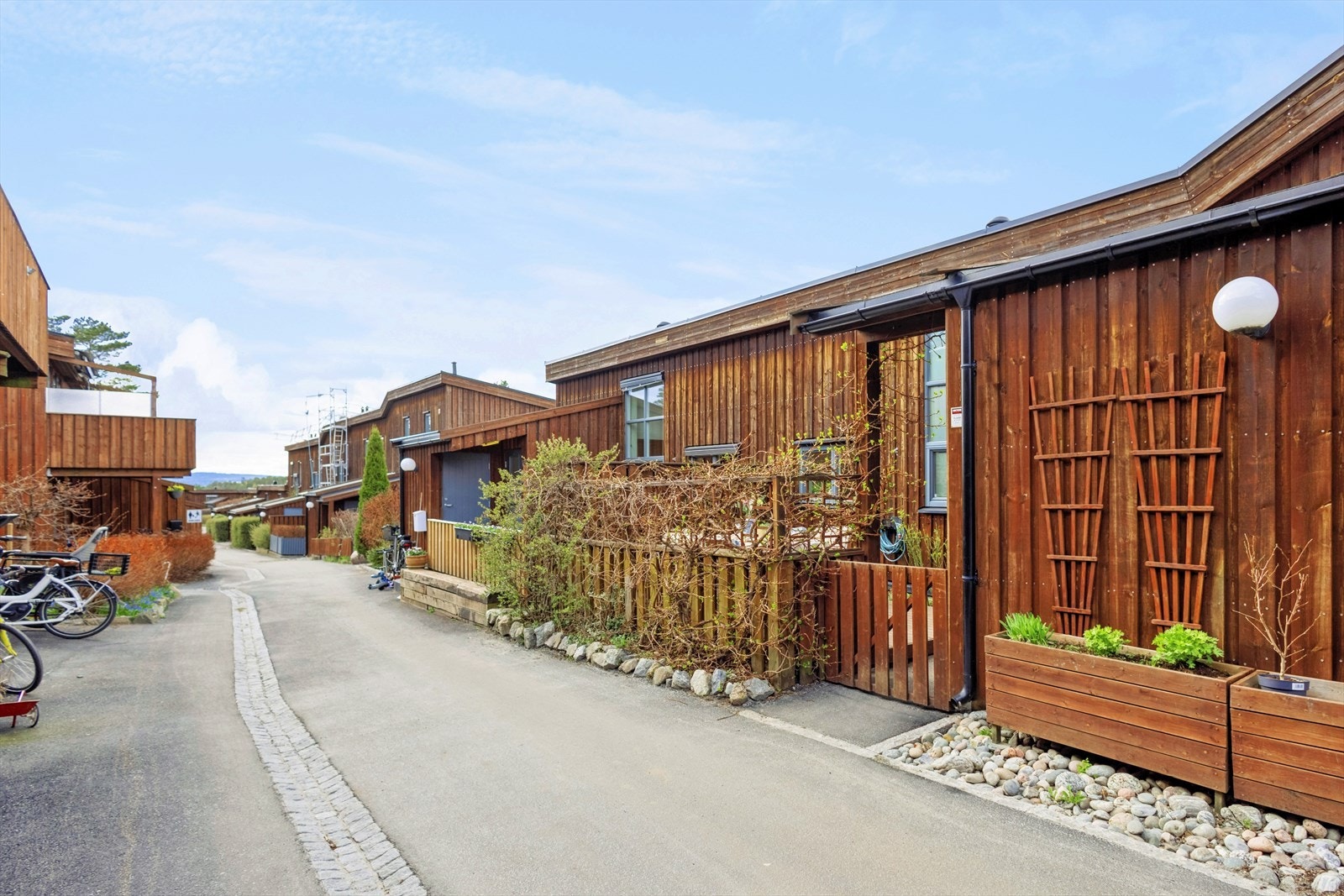 Velkommen til Hallagerbakken 92 E! Et innholdsrikt, arkitekttegnet rekkehus. Galleribilde