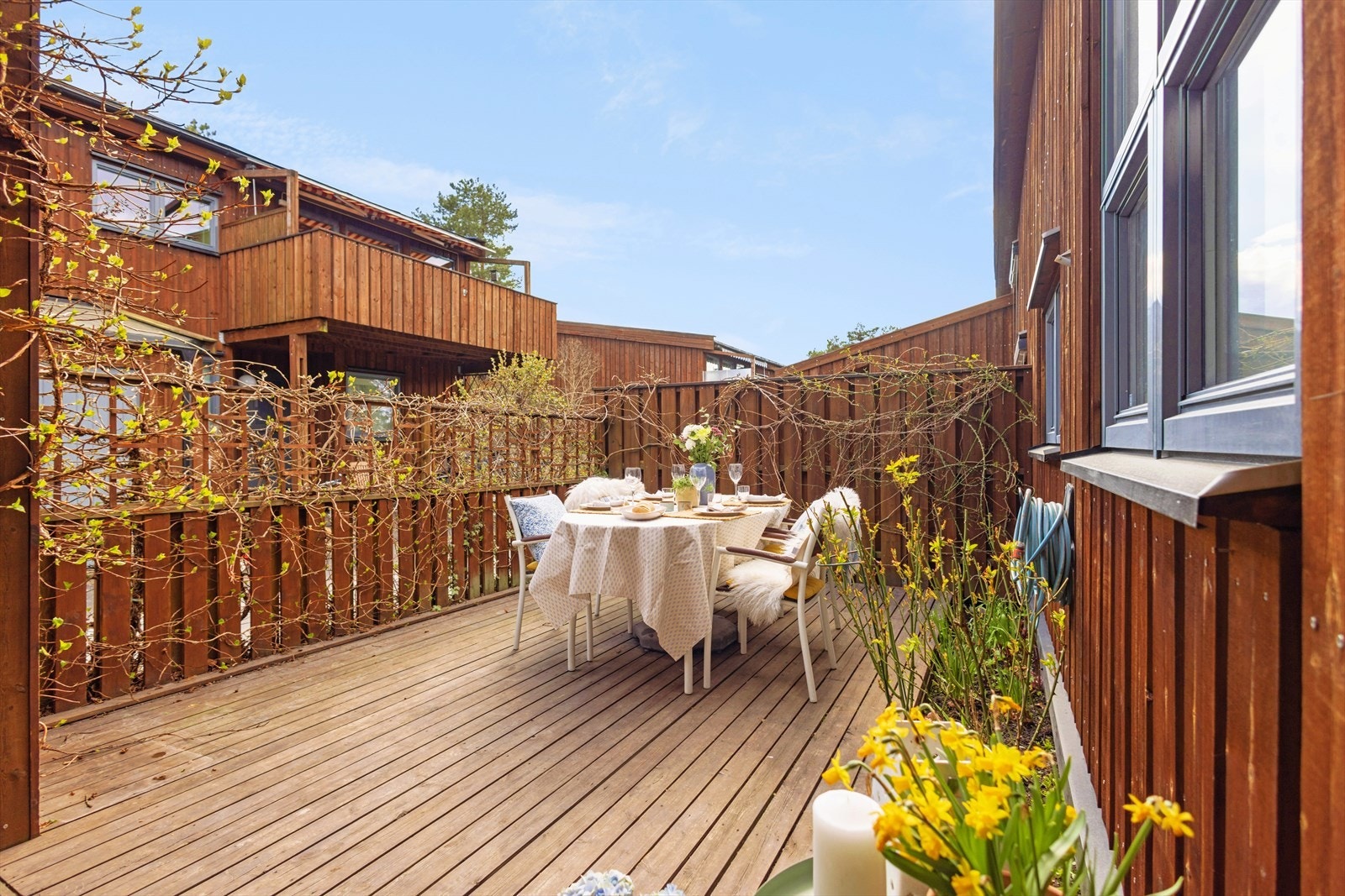 På terrassen får du morgen og formiddagssol. Galleribilde