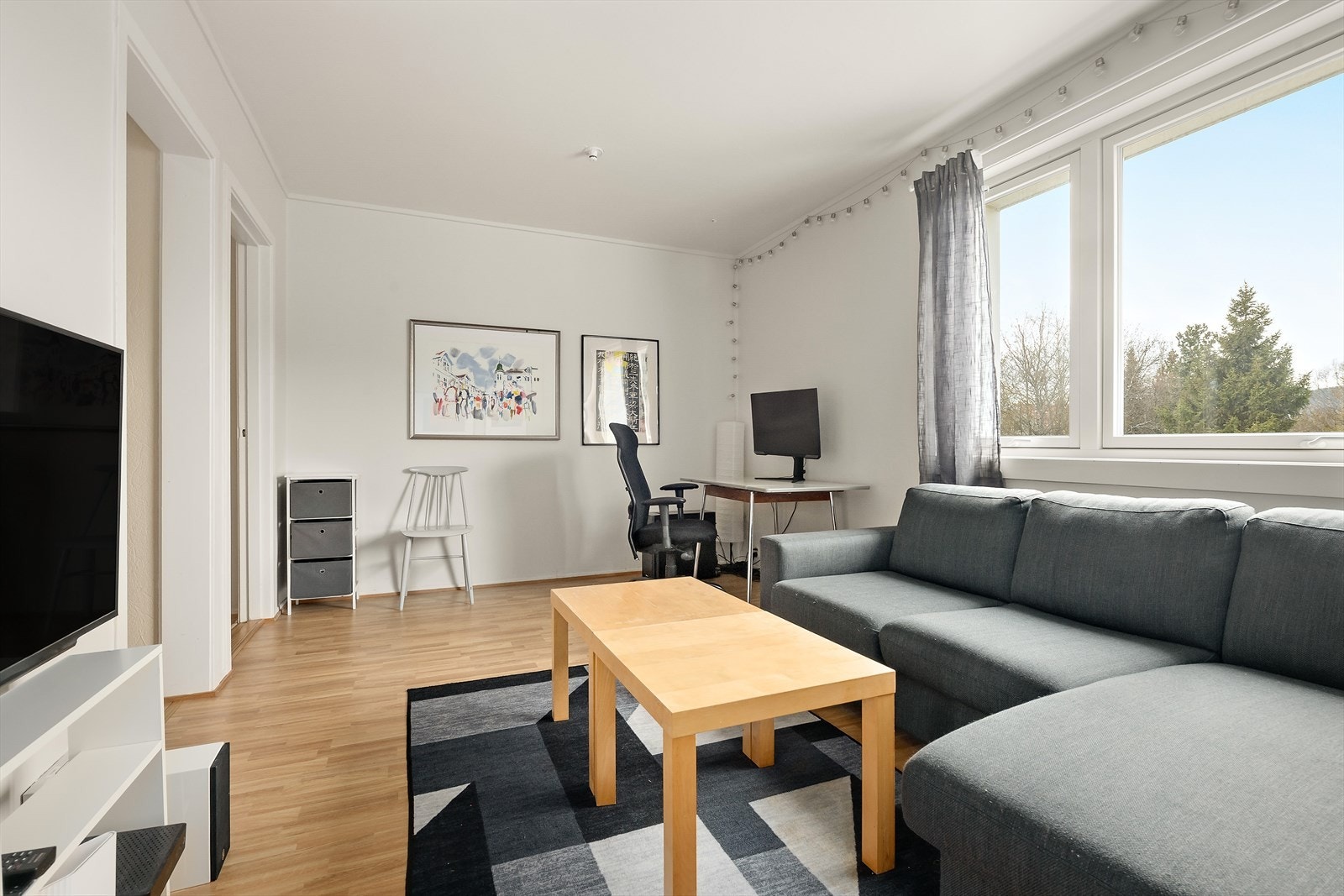 Leiligheten varmes opp av radiatorer tilknyttet fjernvarme. Galleribilde