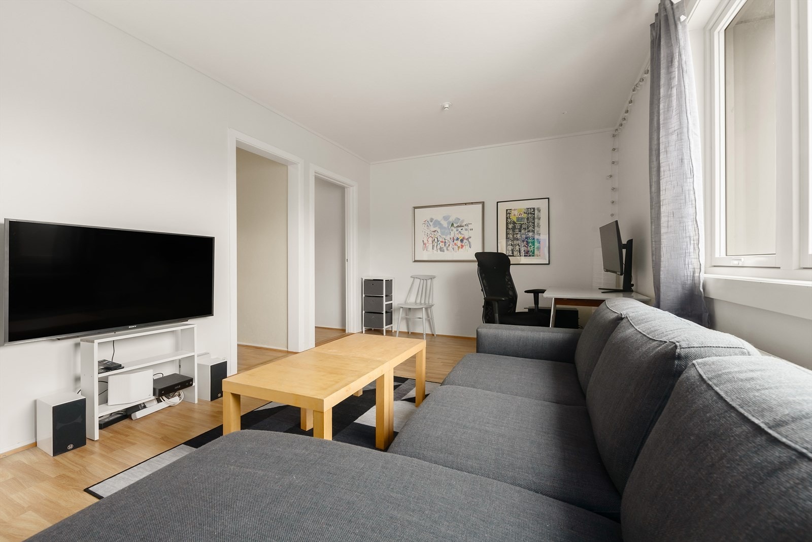 Denne leiligheten er perfekt for enkeltpersoner, pendlere eller par som ønsker å bo i et moderne hjem. Galleribilde