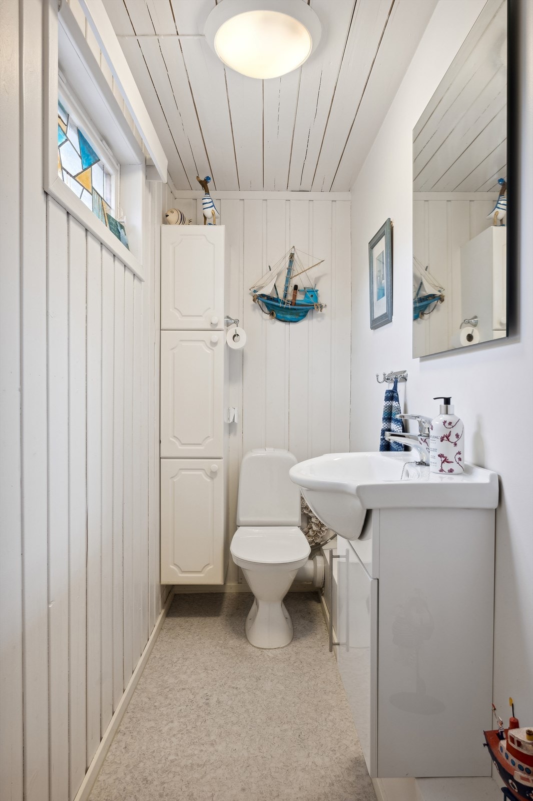 Toalett i kjelleretasjen. Galleribilde