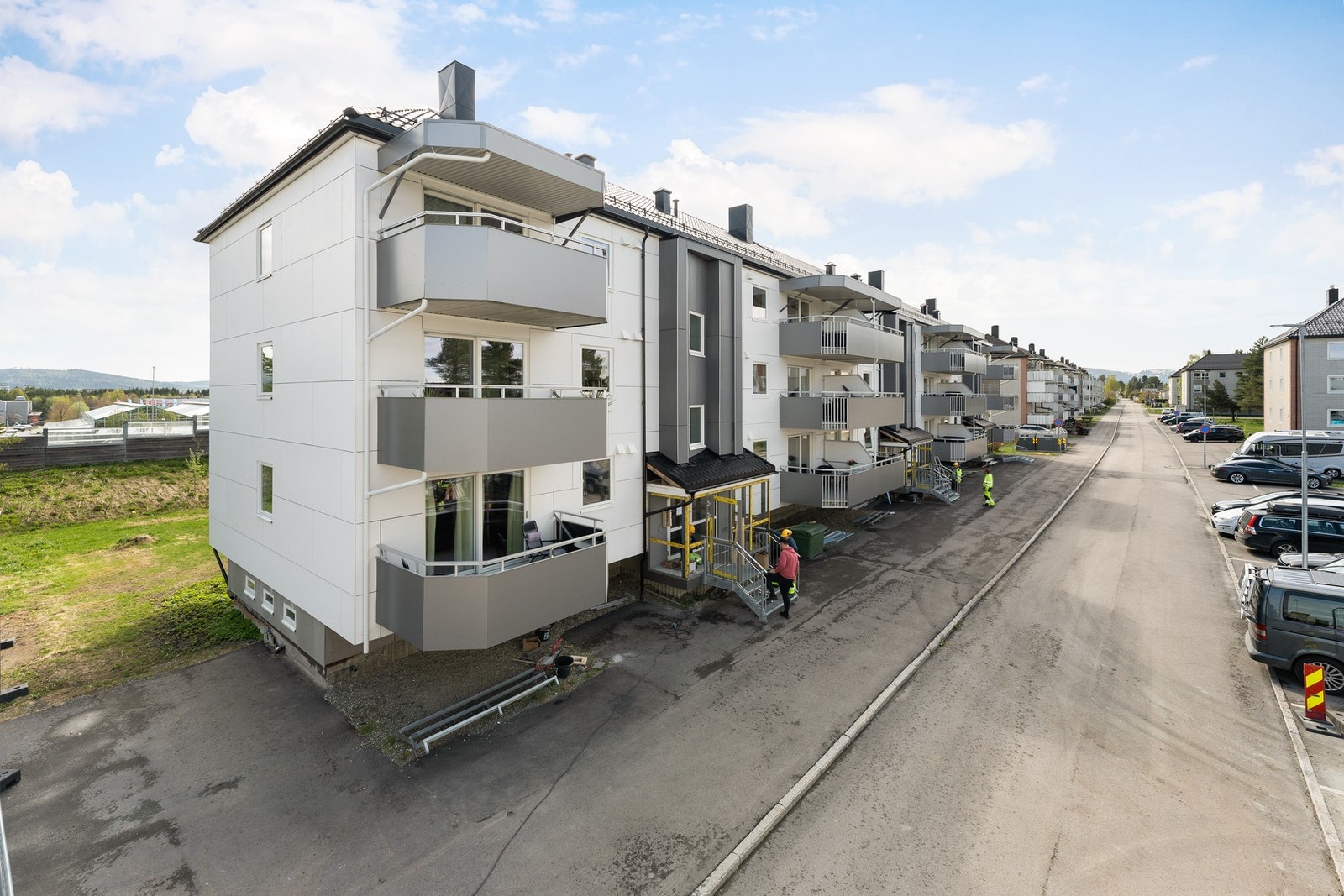 Det medfølger 1 fast parkeringsplass på felles parkering ute. Galleribilde