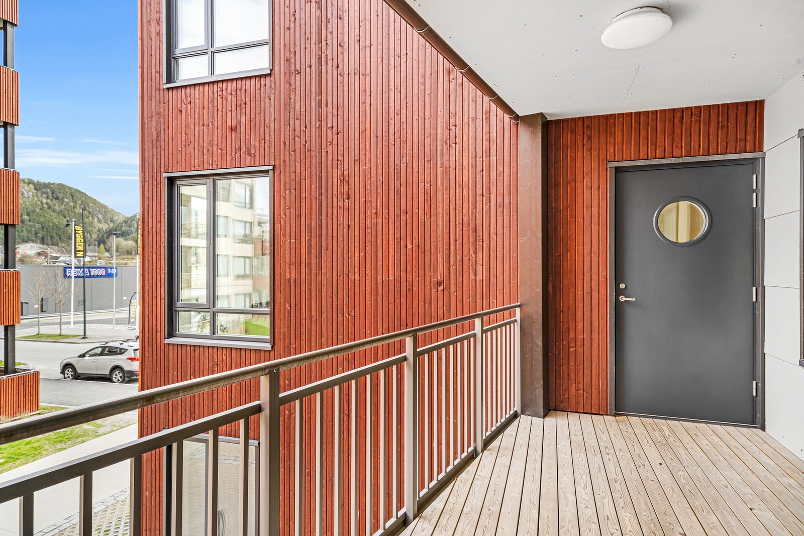 Inngangsparti. Galleribilde