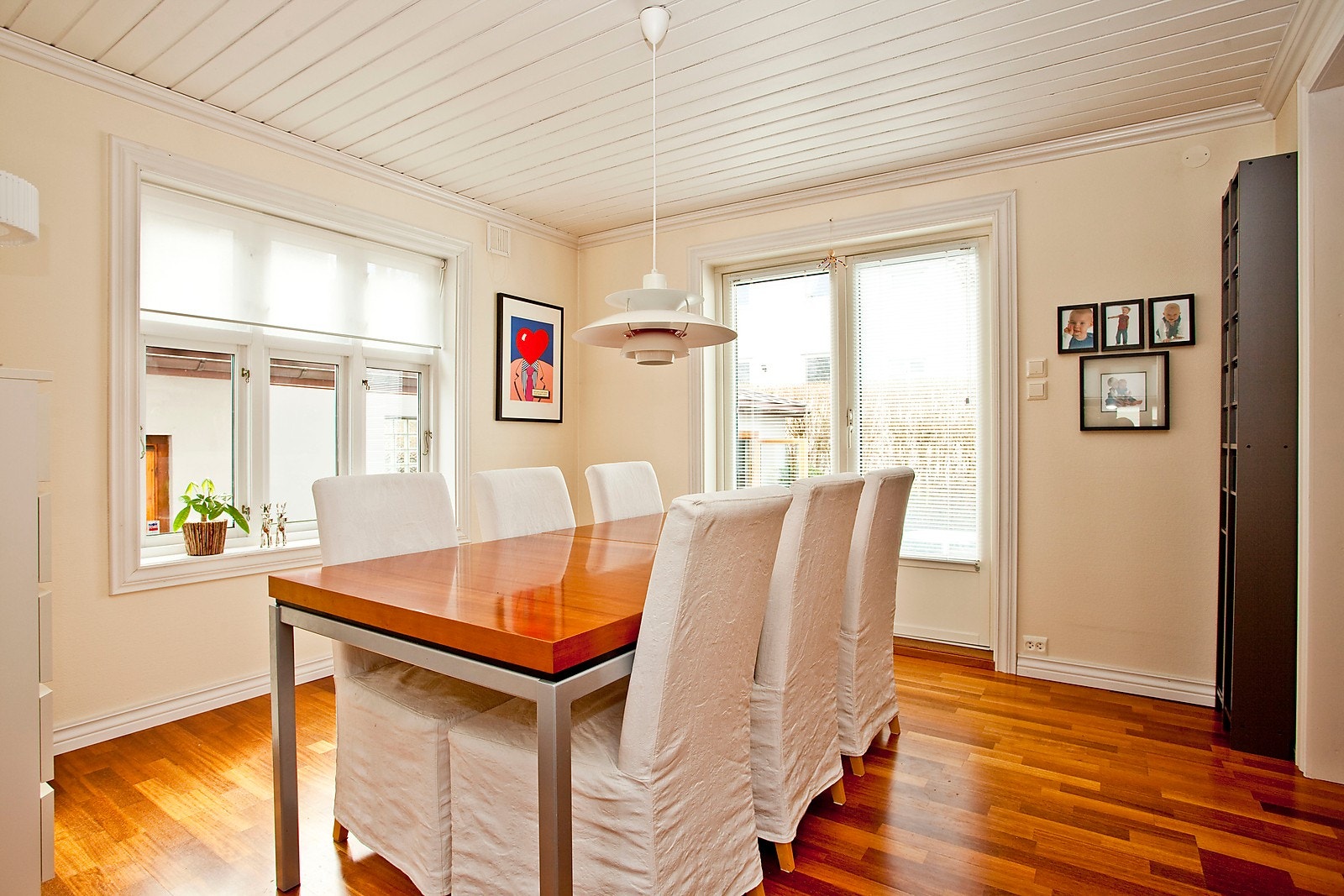 Spisestue / Dining area Galleribilde