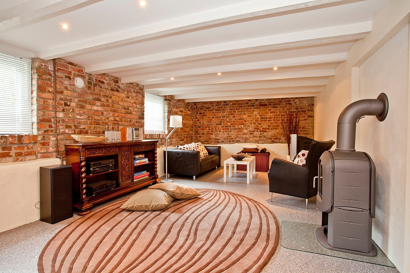 Kjellerstue / Living room in basement Galleribilde