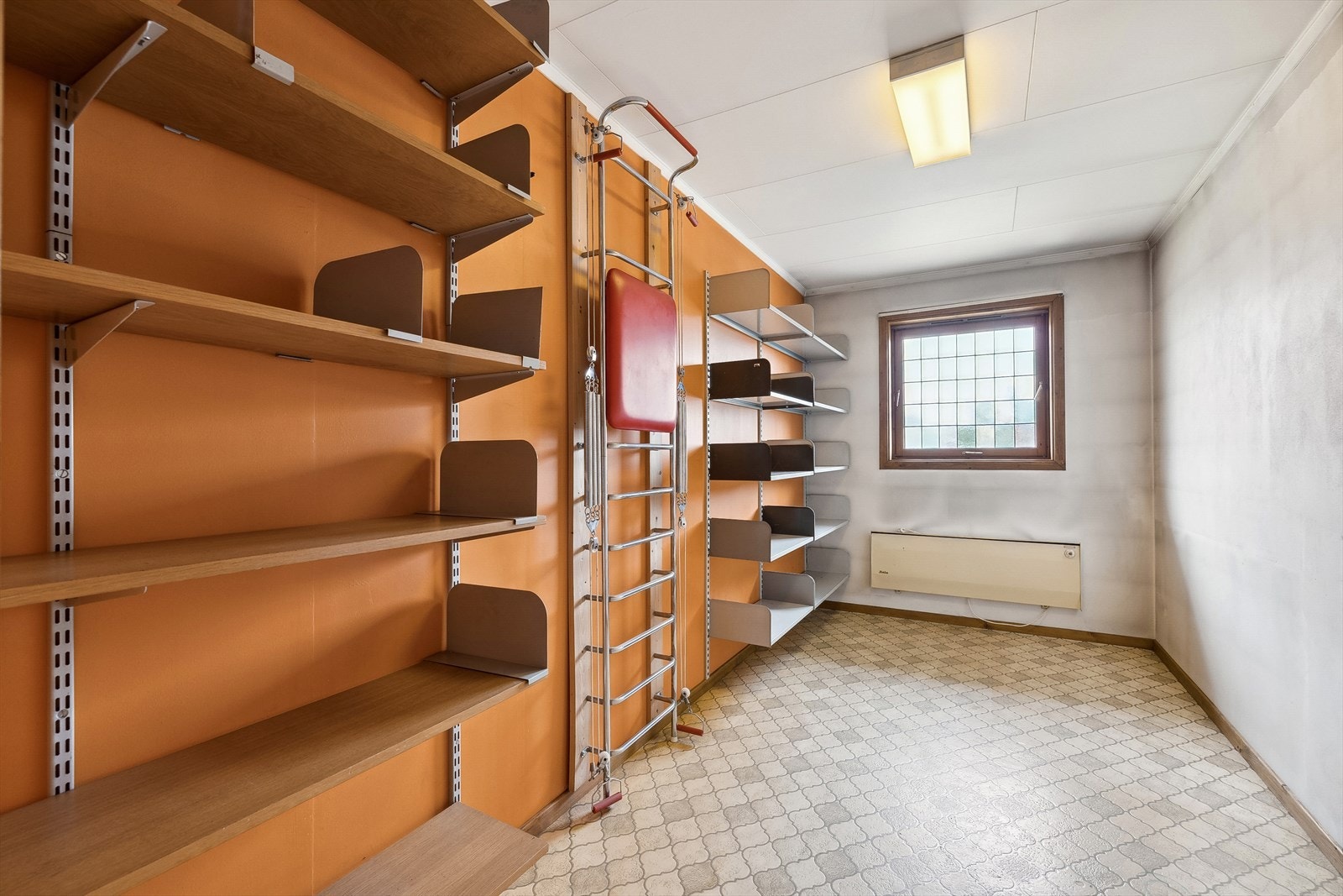Det er godt med lagringsplass i underetasjen - her er mulighetene mange Galleribilde