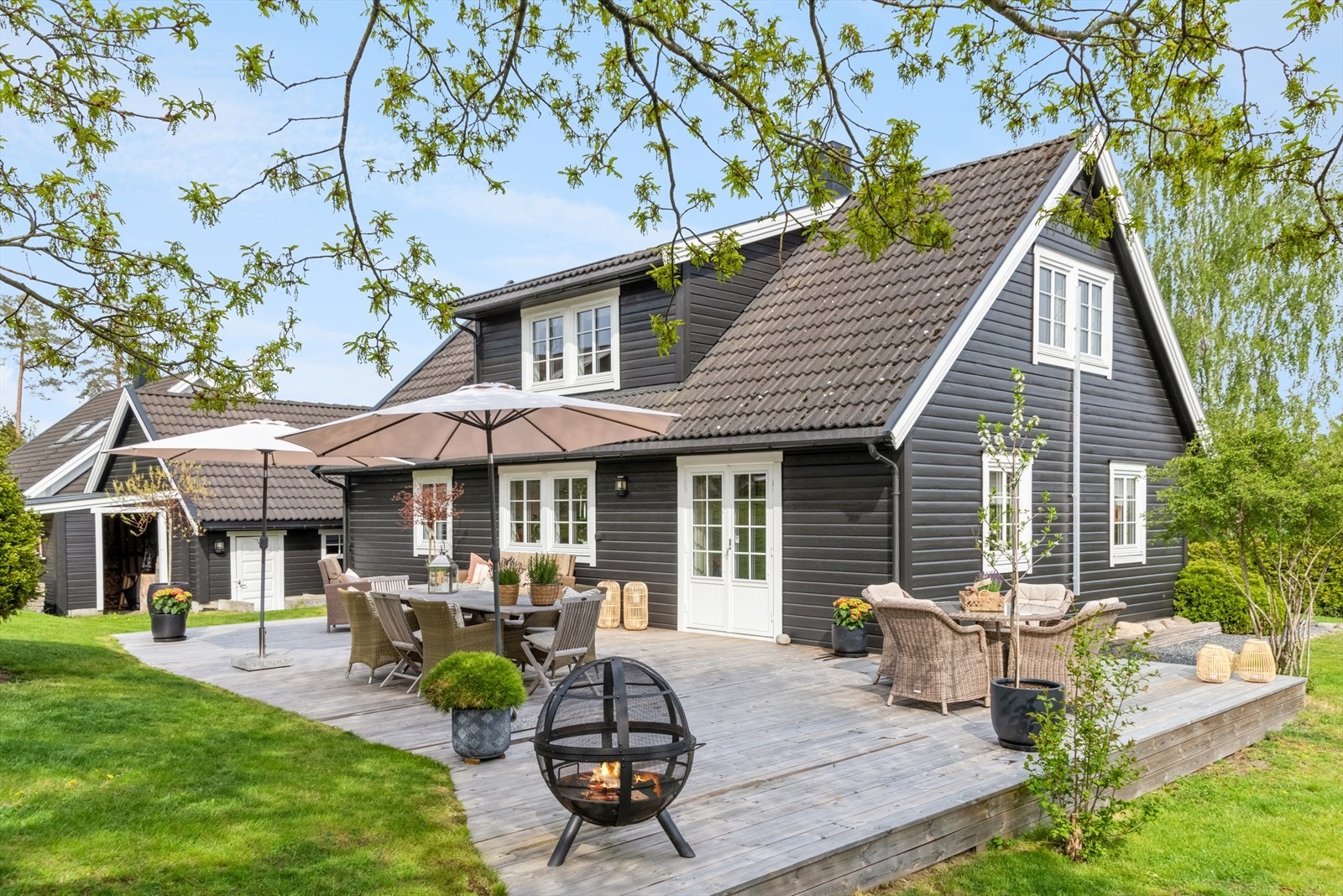 Vi presenterer Tollefsrødskogen 4 - en vedlikeholdt familiebolig med stor og pen hage. Galleribilde