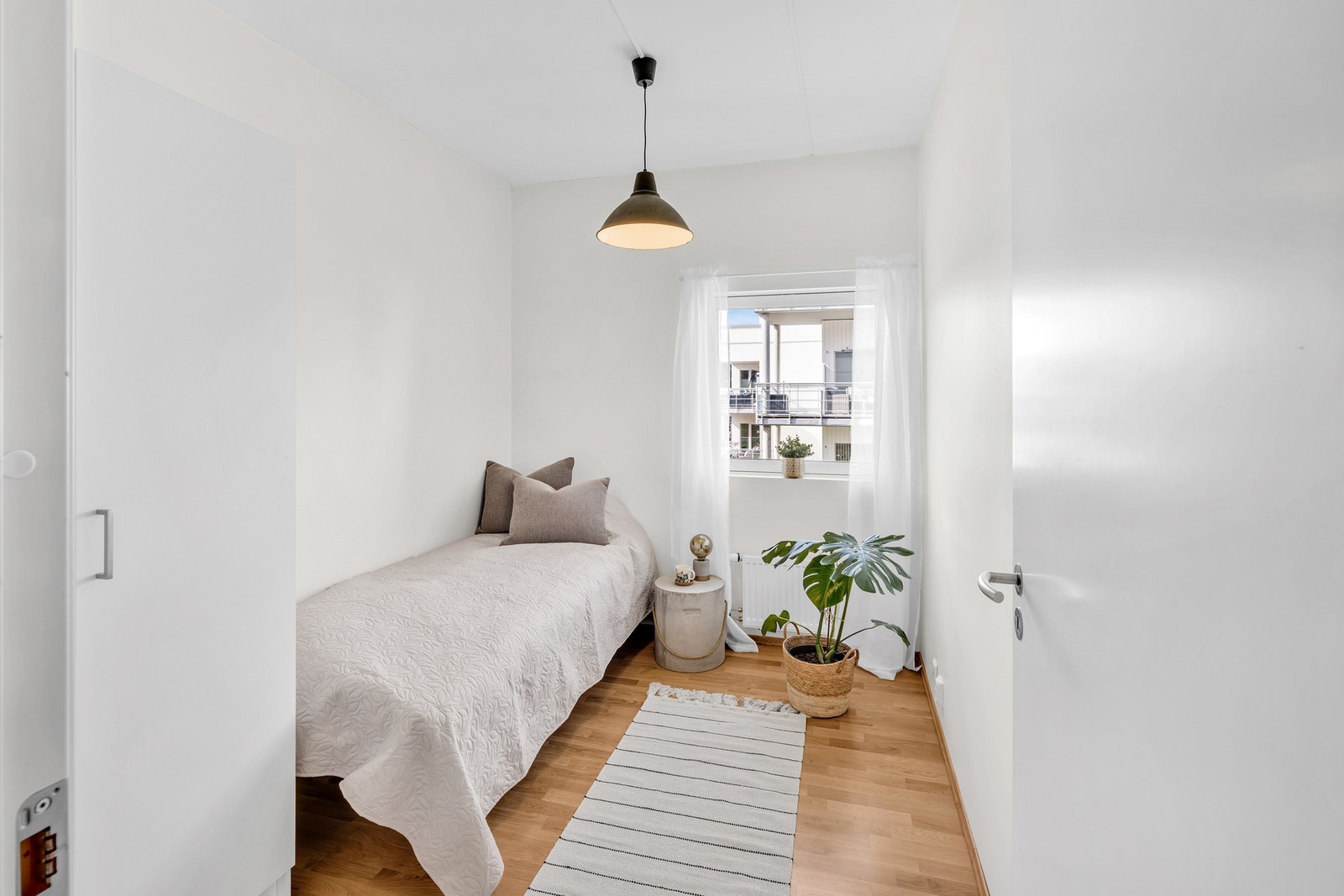 Soverom 2 er på ca. 8 kvm. Galleribilde