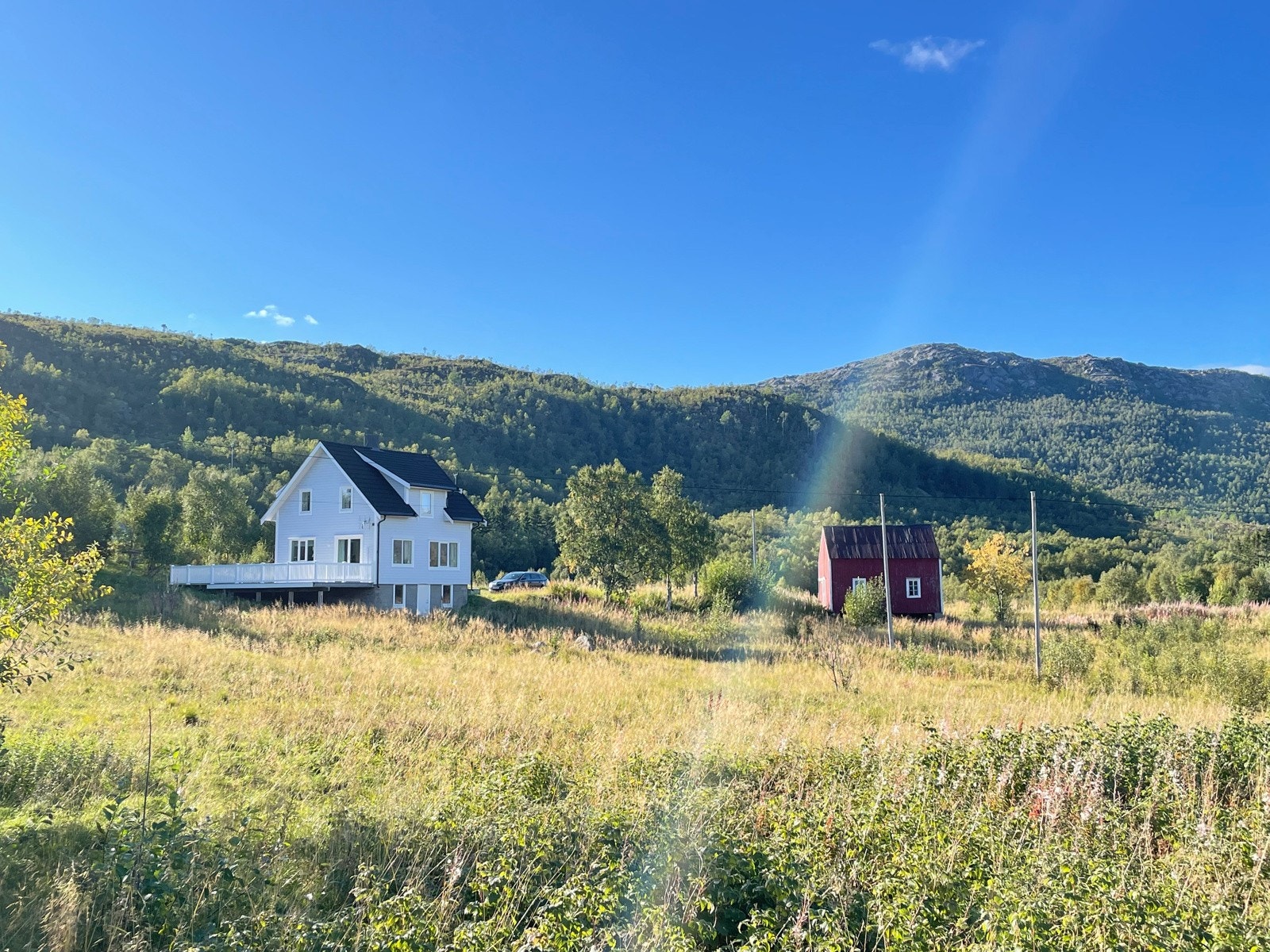 - Legger ved en bildeserie med selgers egne bilder slik at dere får et inntrykk av området på de virkelige finværsdagene. Galleribilde