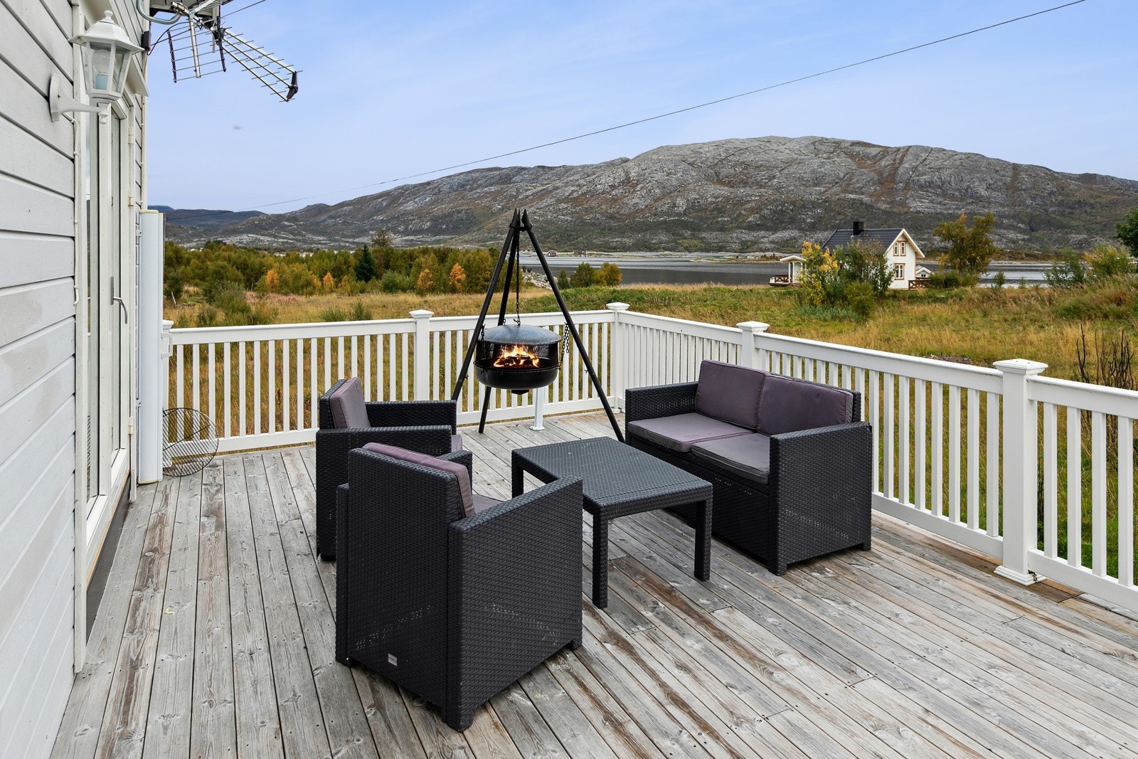 ... denne koselige verandaen. Her nyter man svært gode solforhold. Galleribilde