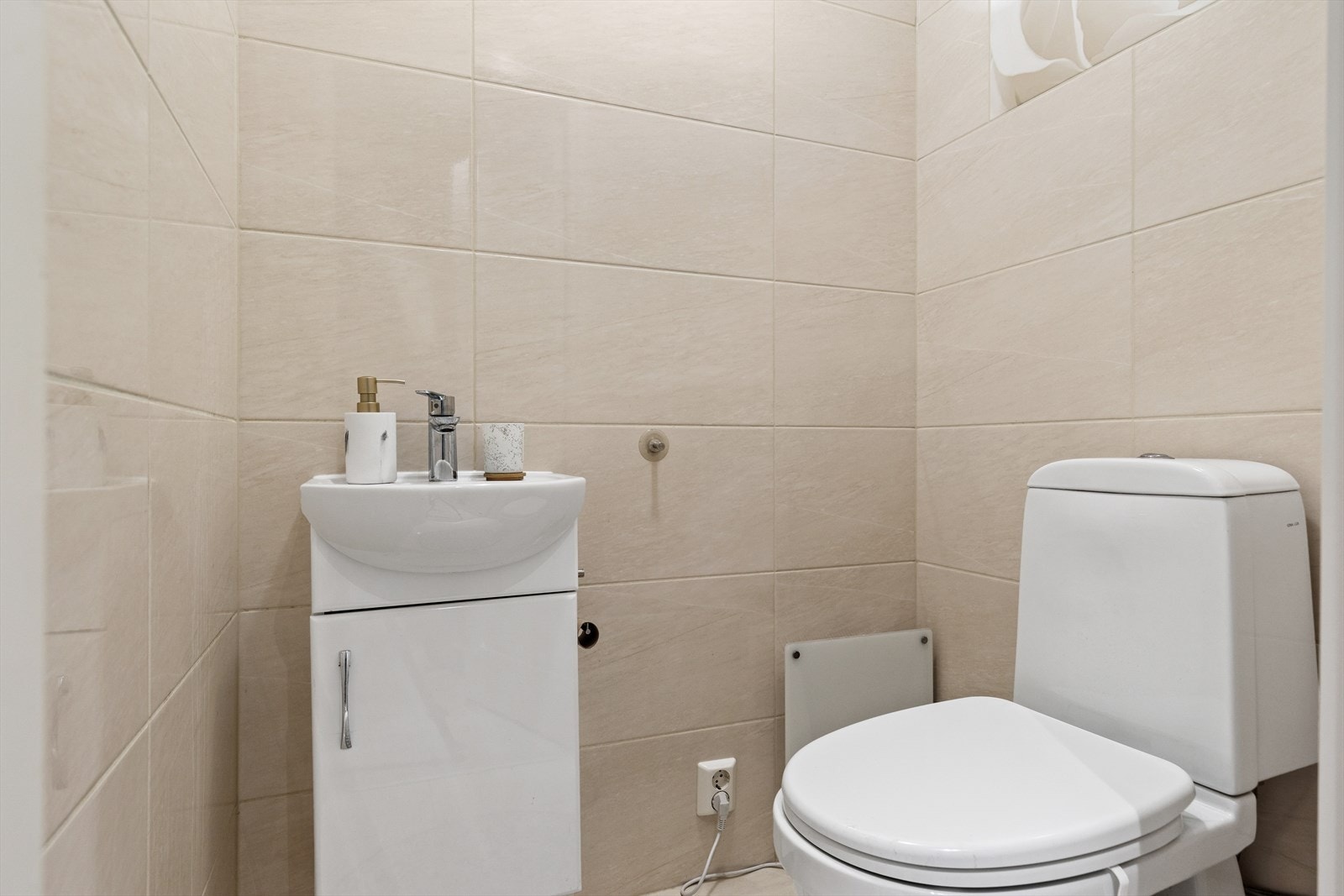 Wc og vask med underskap Galleribilde