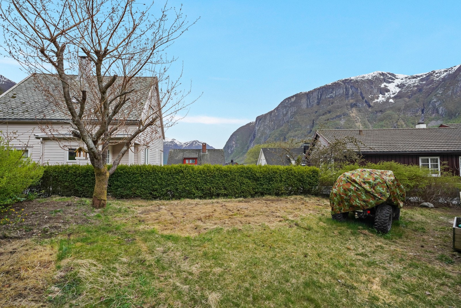 Hage på baksiden av boligen som vender mot sør Galleribilde