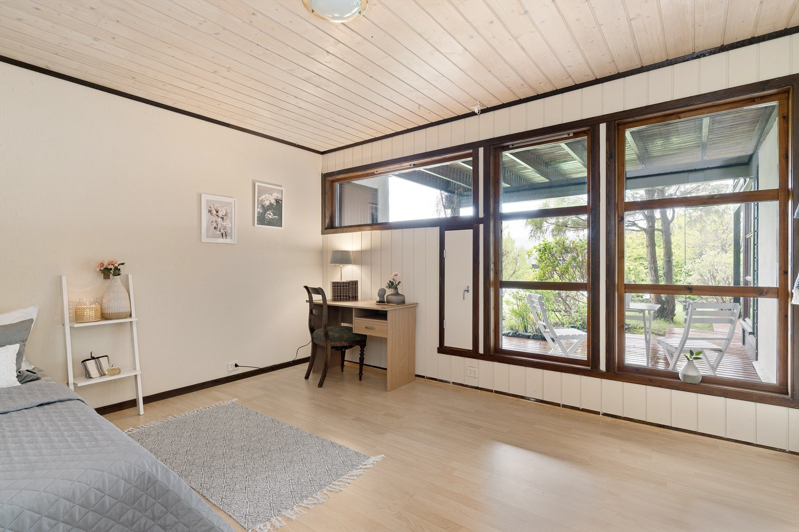 Innredet soverom i en opprinnelig sportsbod Galleribilde