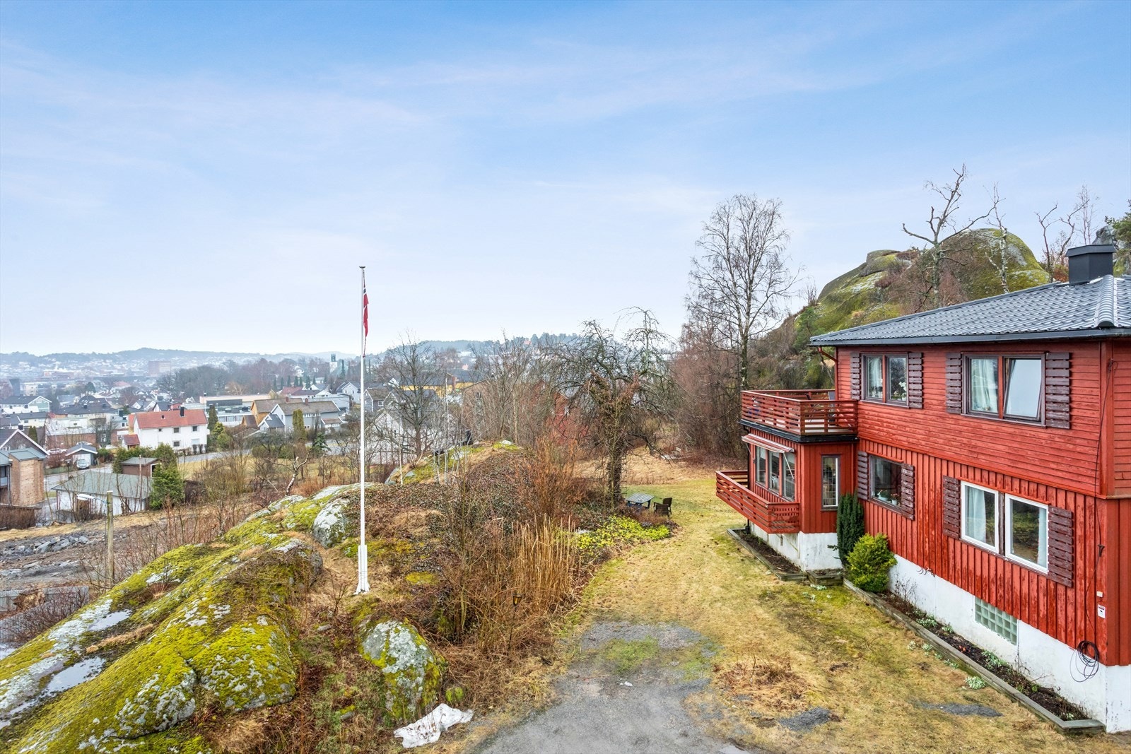 Flott og luftig rundt eiendommen. Galleribilde