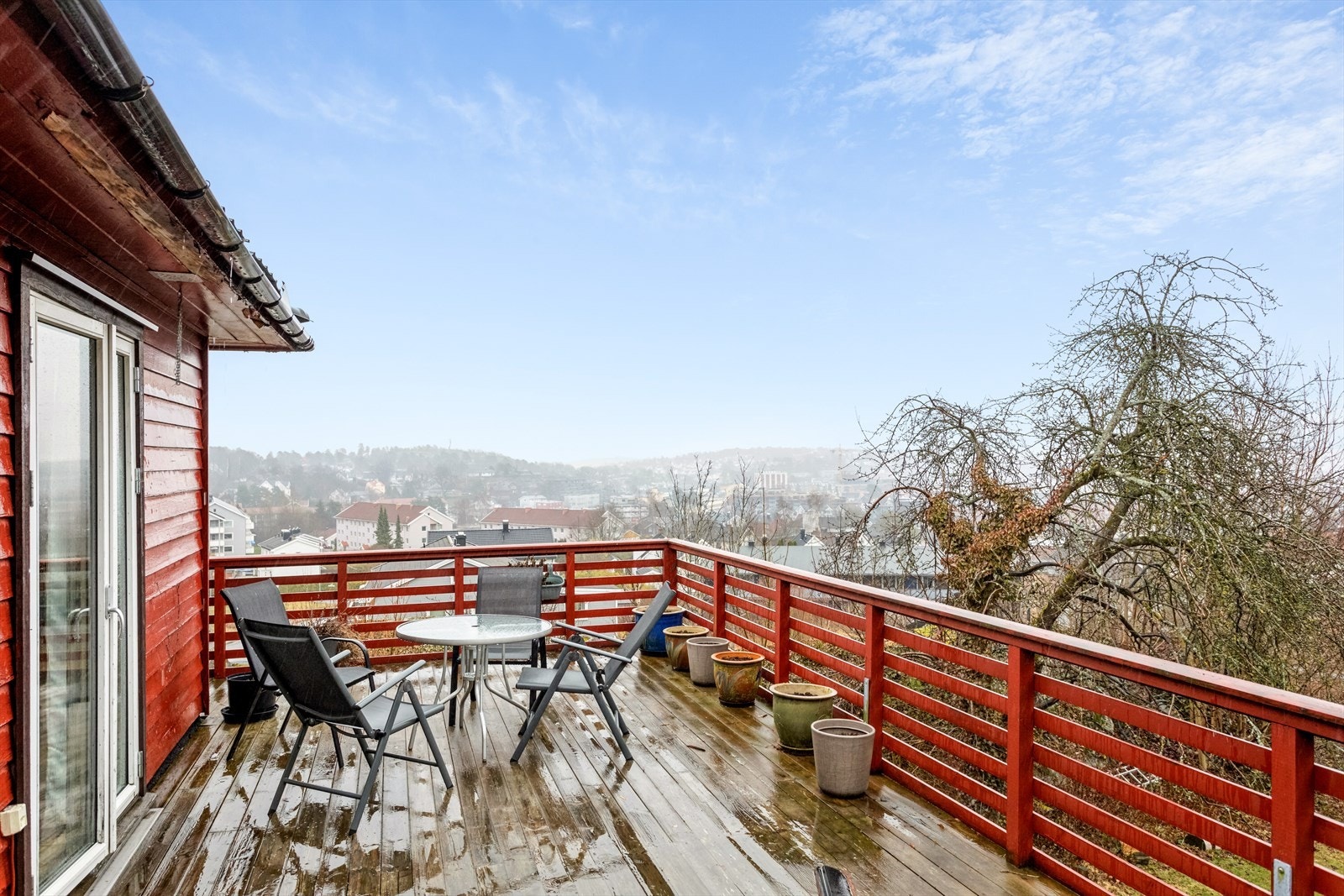 Overaskende god utsikt på høyden. Galleribilde