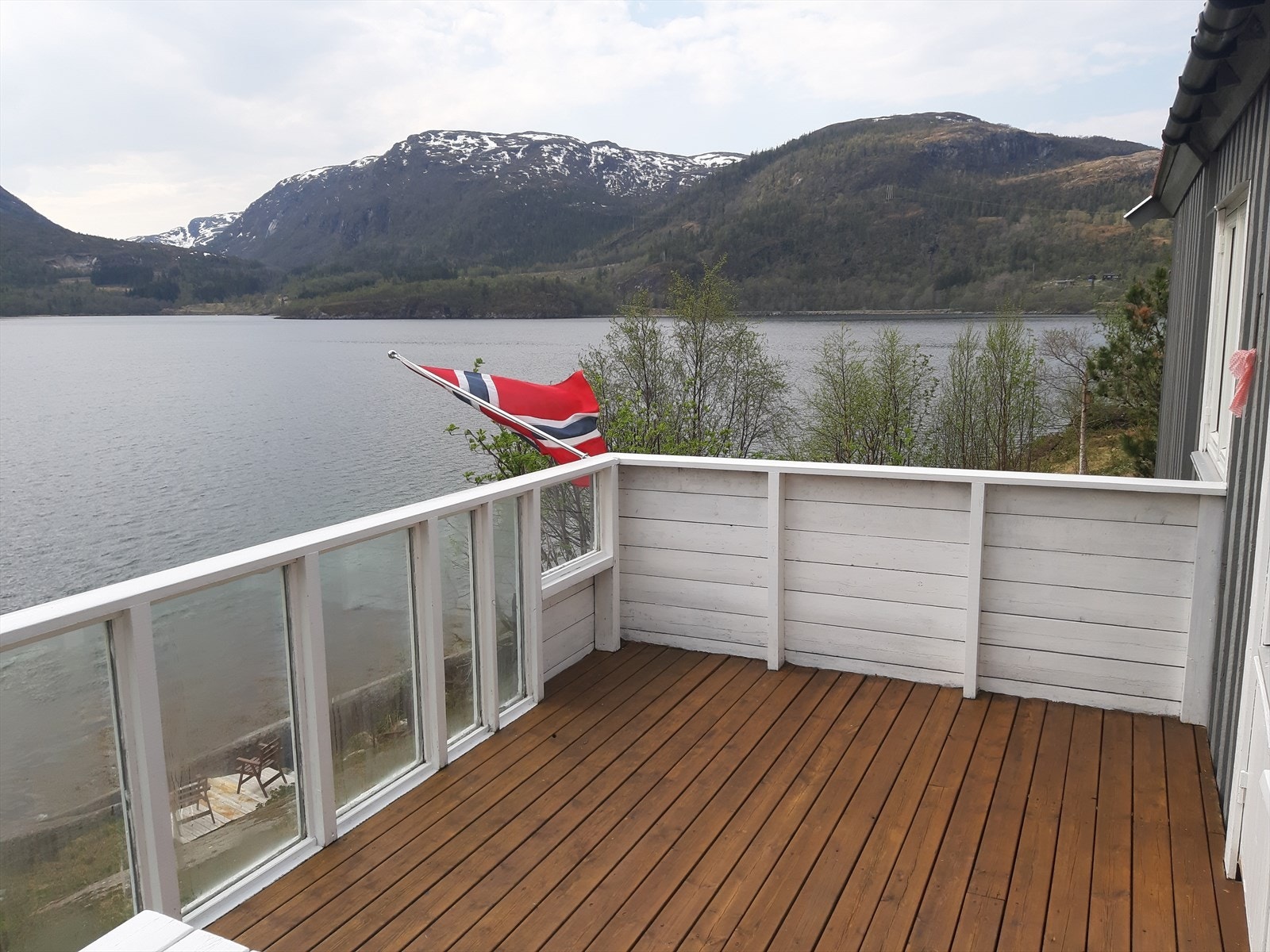 Balkong - Her kan du sitte å nyte fine sommerdager Galleribilde