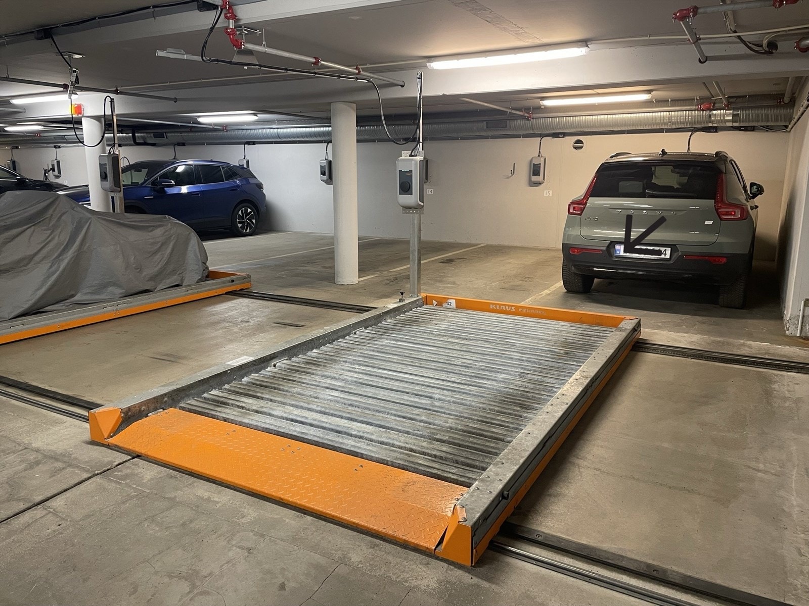 Garasjeplassen har enkel adkomst på parkboard. Galleribilde