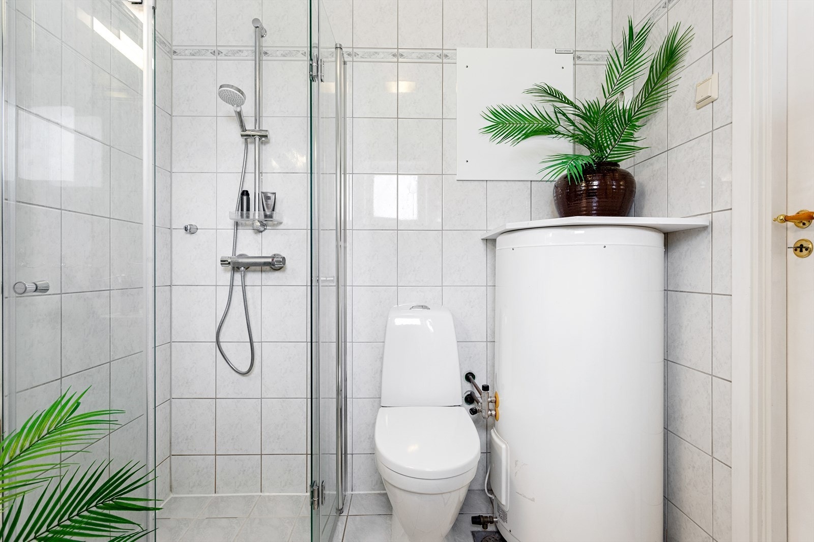 Dusjhjørne og WC. Galleribilde