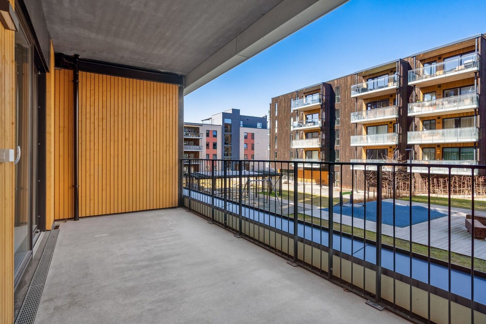 Stor balkong/terrasse på 13 kvm. Galleribilde
