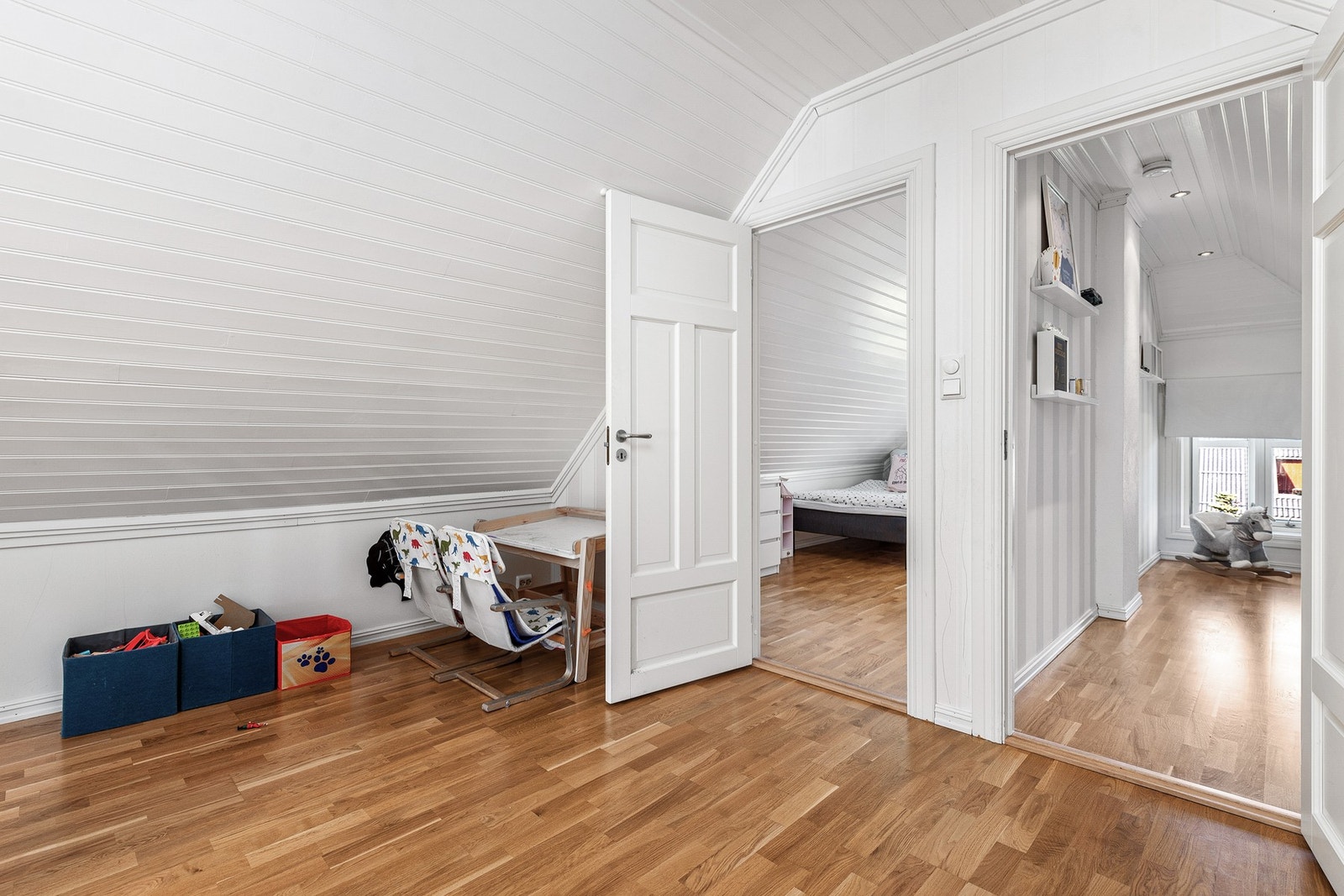 På loftet finner du to gode soverom. Galleribilde