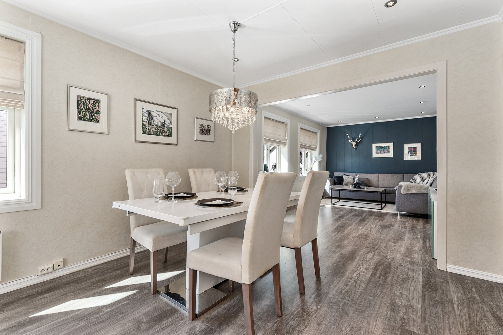 I 2.etasjen finner du en innbydende og hjemmekoselig stueløsning på ca. 31 m2. Galleribilde