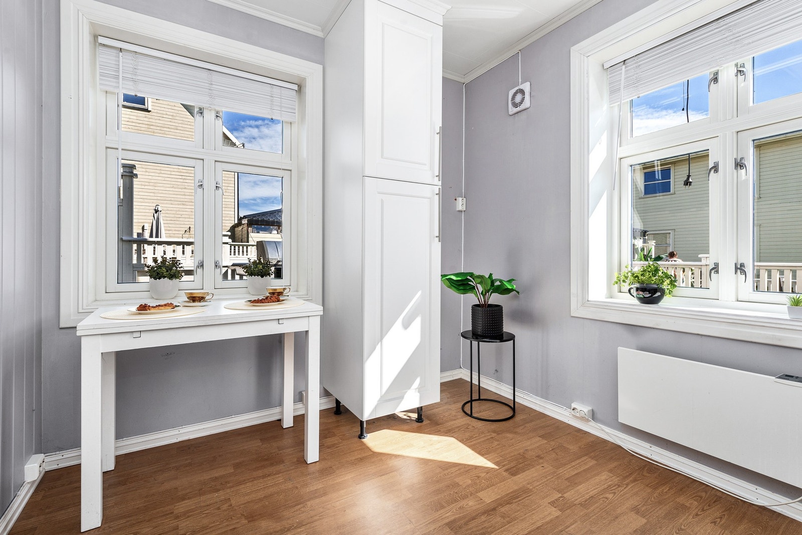 Vaskerommet måler 8 m2. Praktisk plassert ved inngangen til terrassen. Galleribilde
