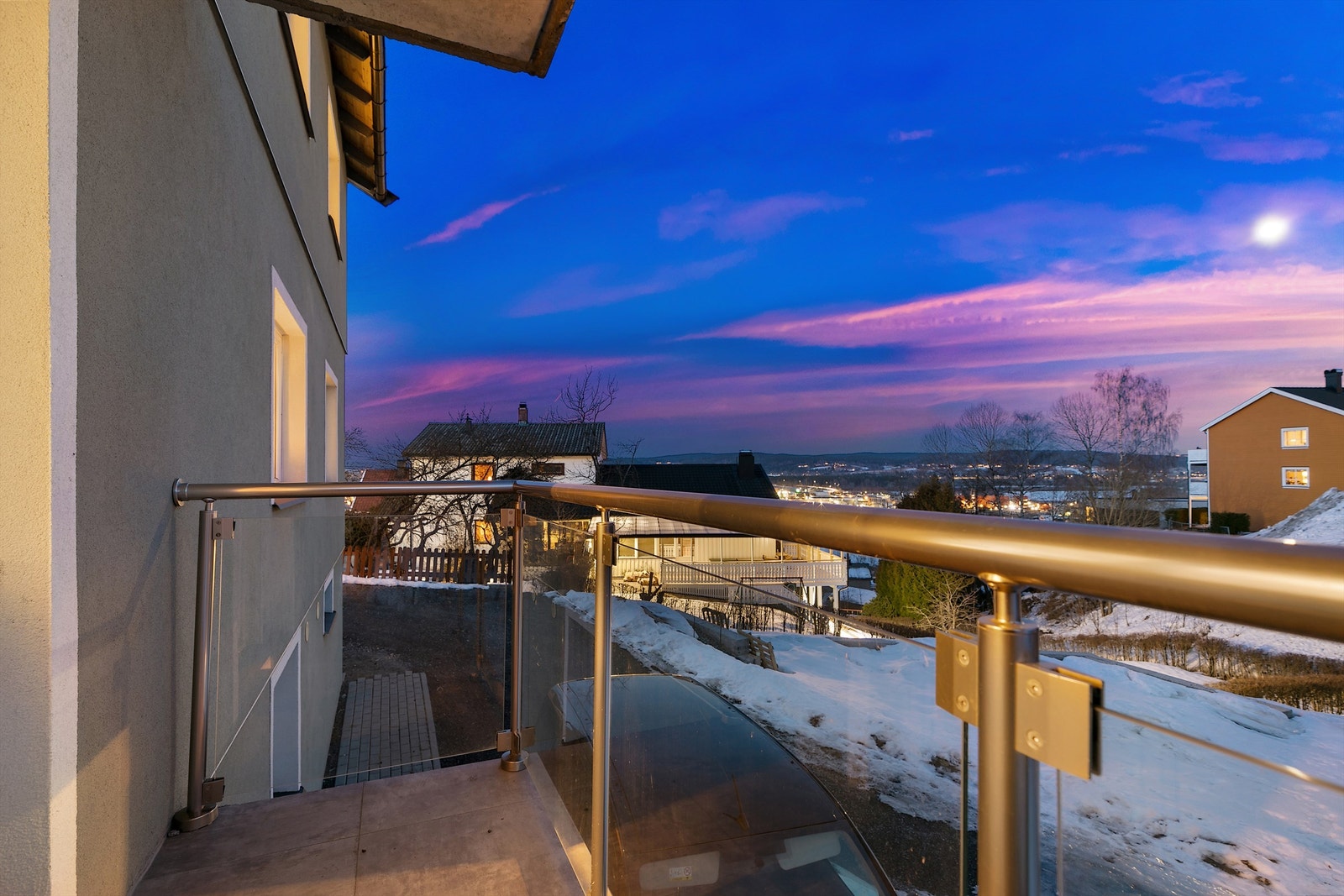 Fin utsikt fra boligens balkonger. Galleribilde