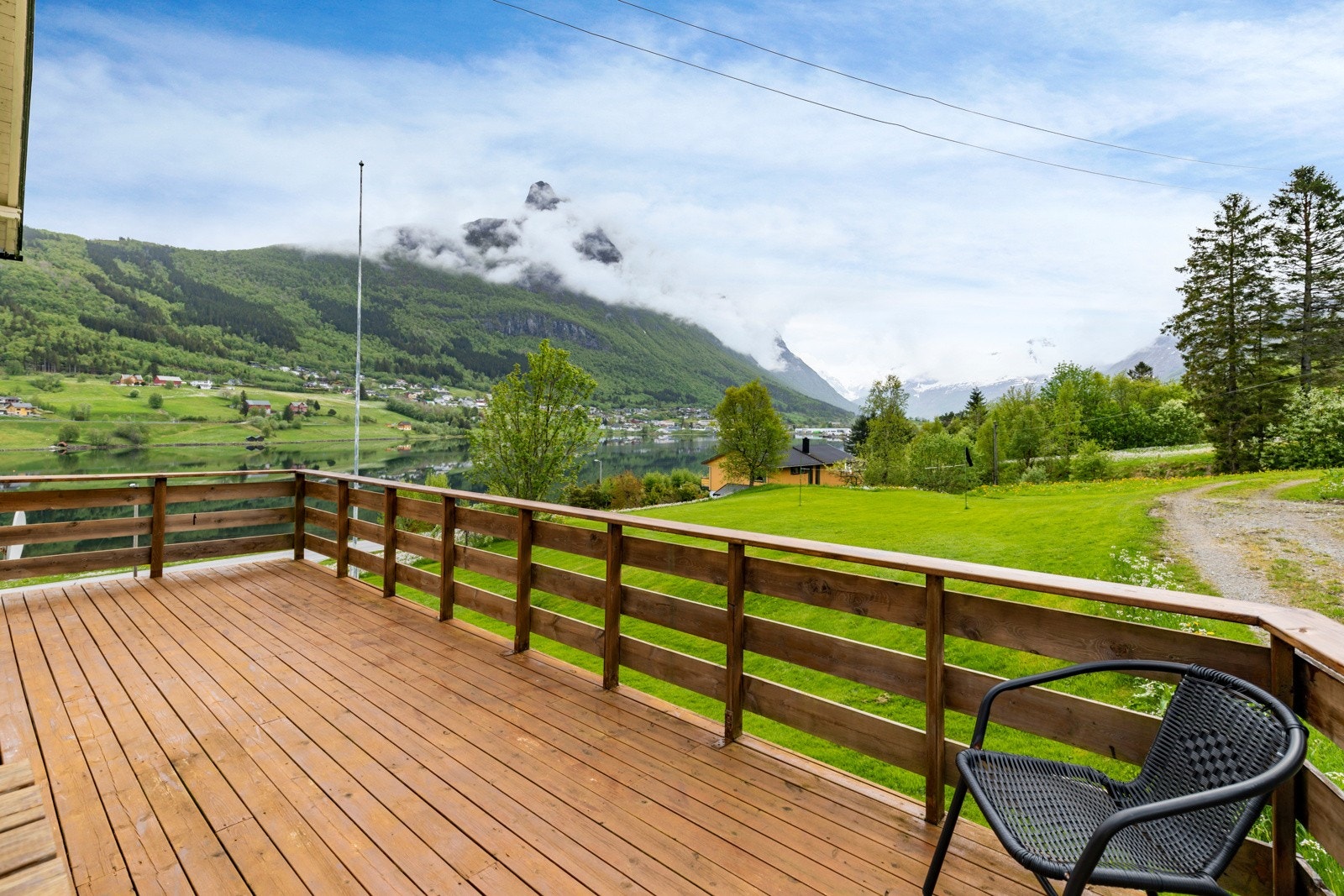Terrasse mot sør. Galleribilde