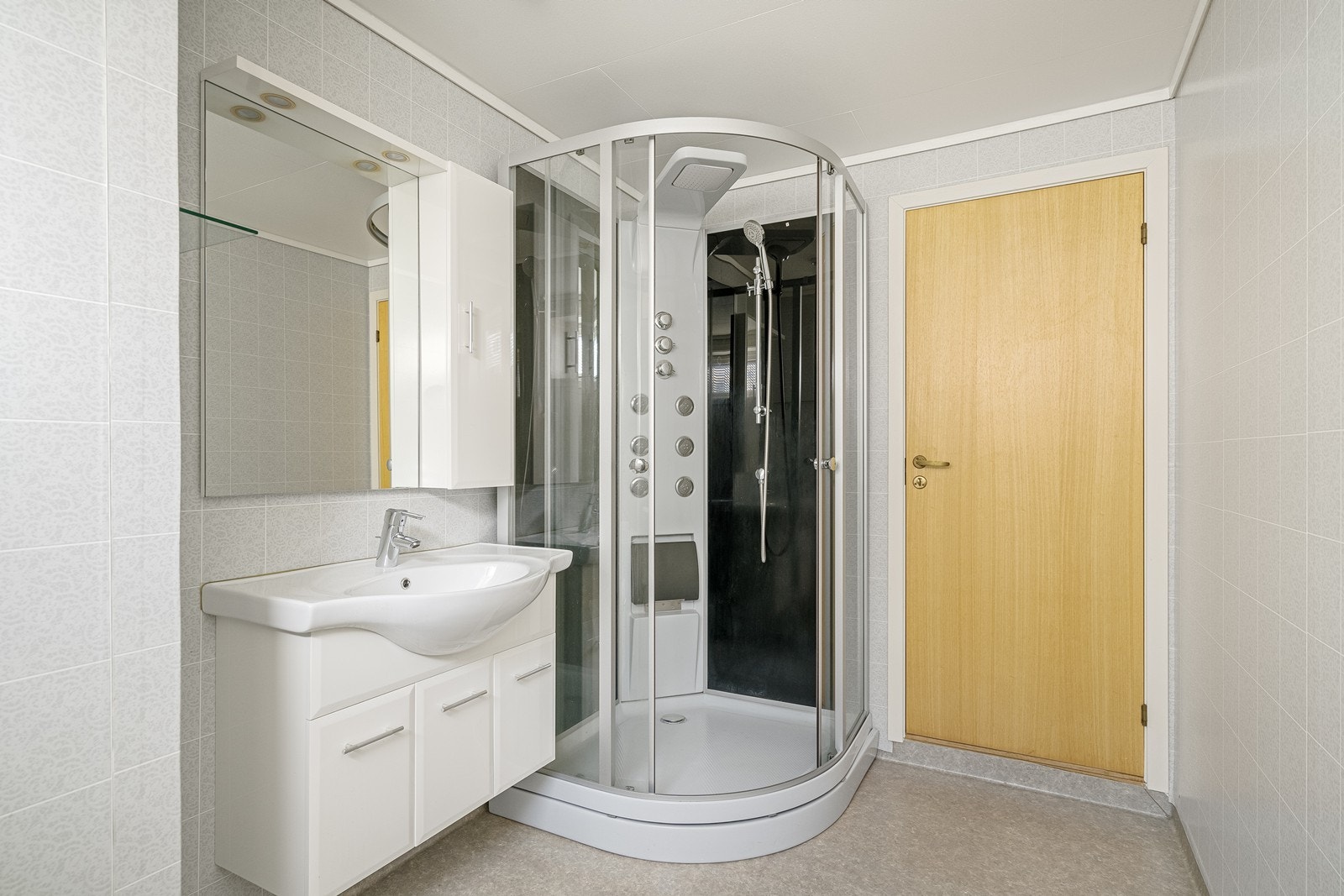 Bad i underetasjen Galleribilde