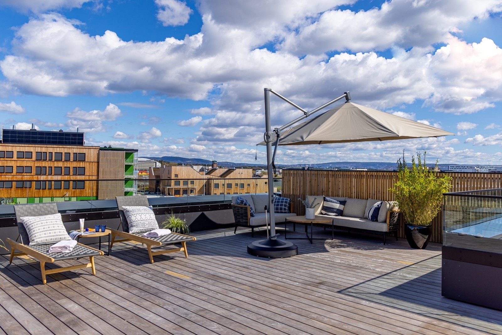 Terrassens størrelse gjør at man innrede med flere soner. Galleribilde
