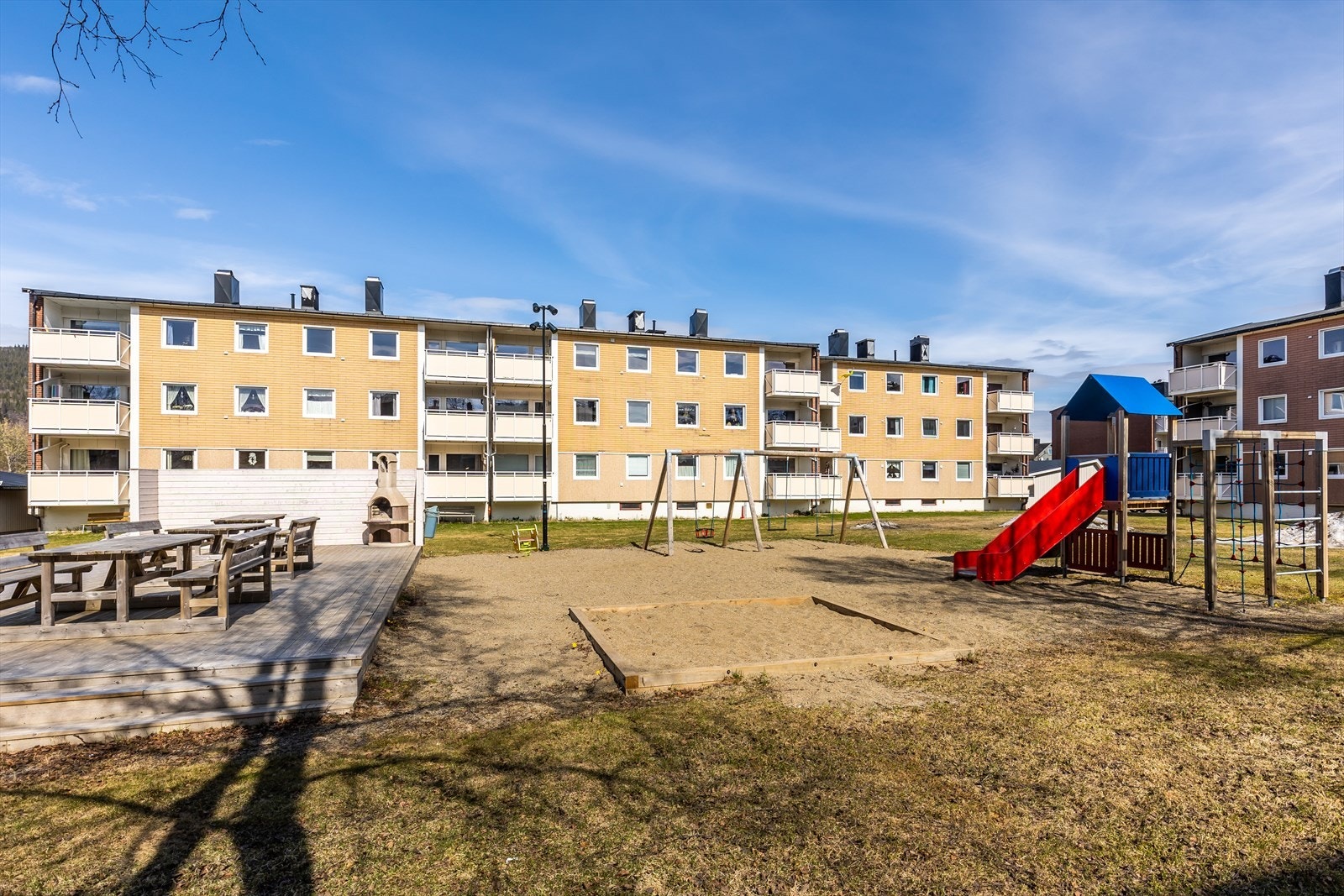 Pent opparbeidet lekeplass for de minste beboerne. Galleribilde