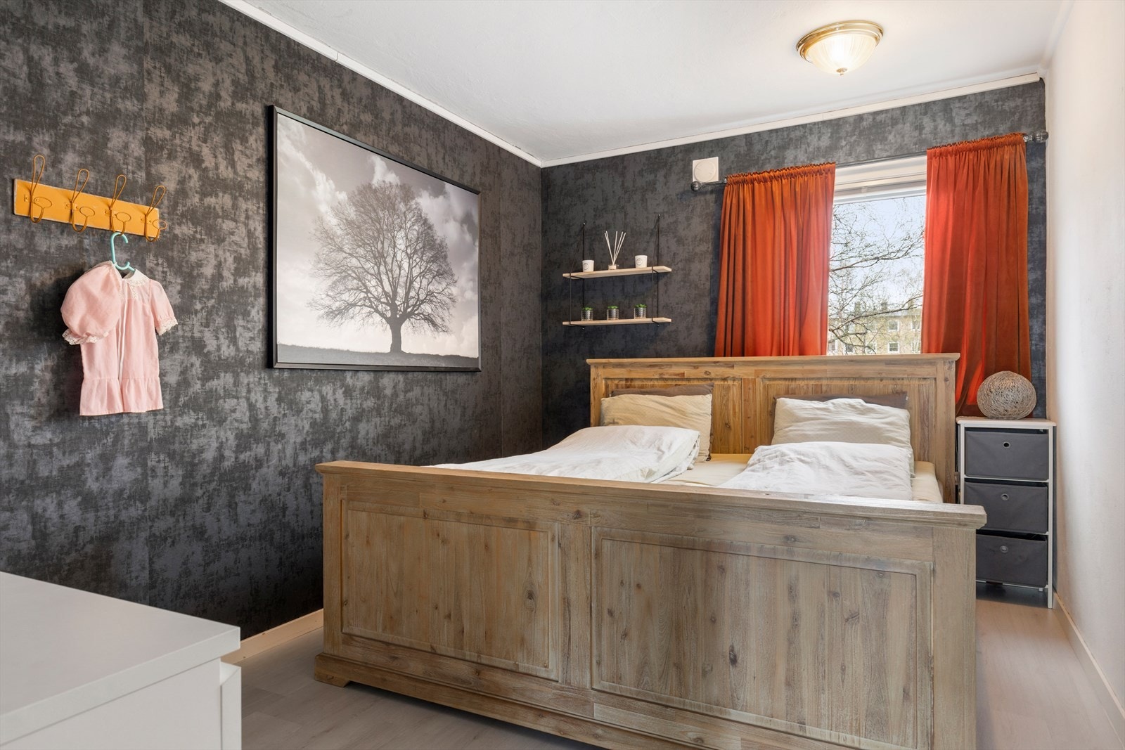Her er master bedroom. Det største av i alt 3 soverom. Galleribilde
