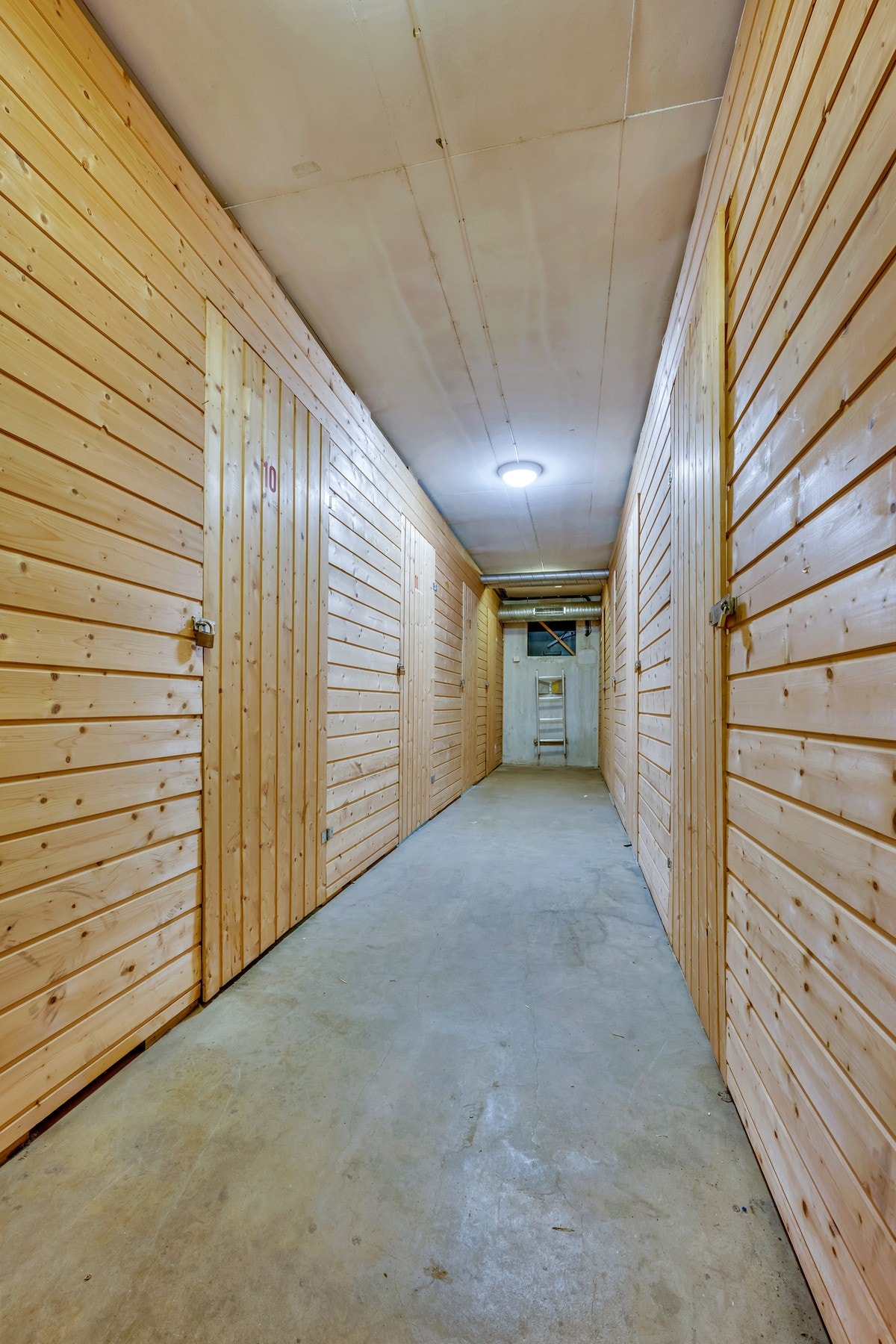 Bod i kjeller. Galleribilde