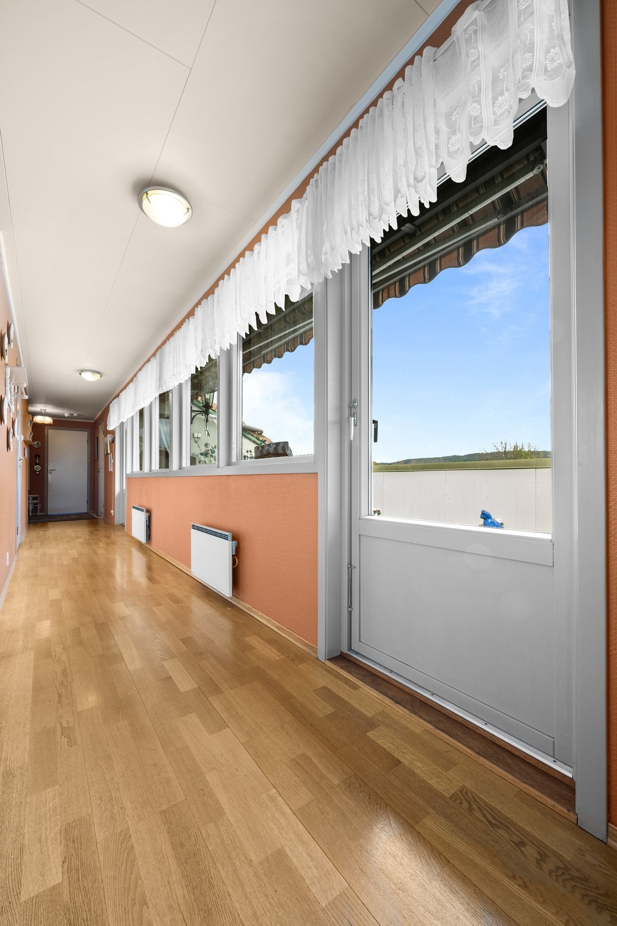 Utgang til østvendt takterrasse. Galleribilde