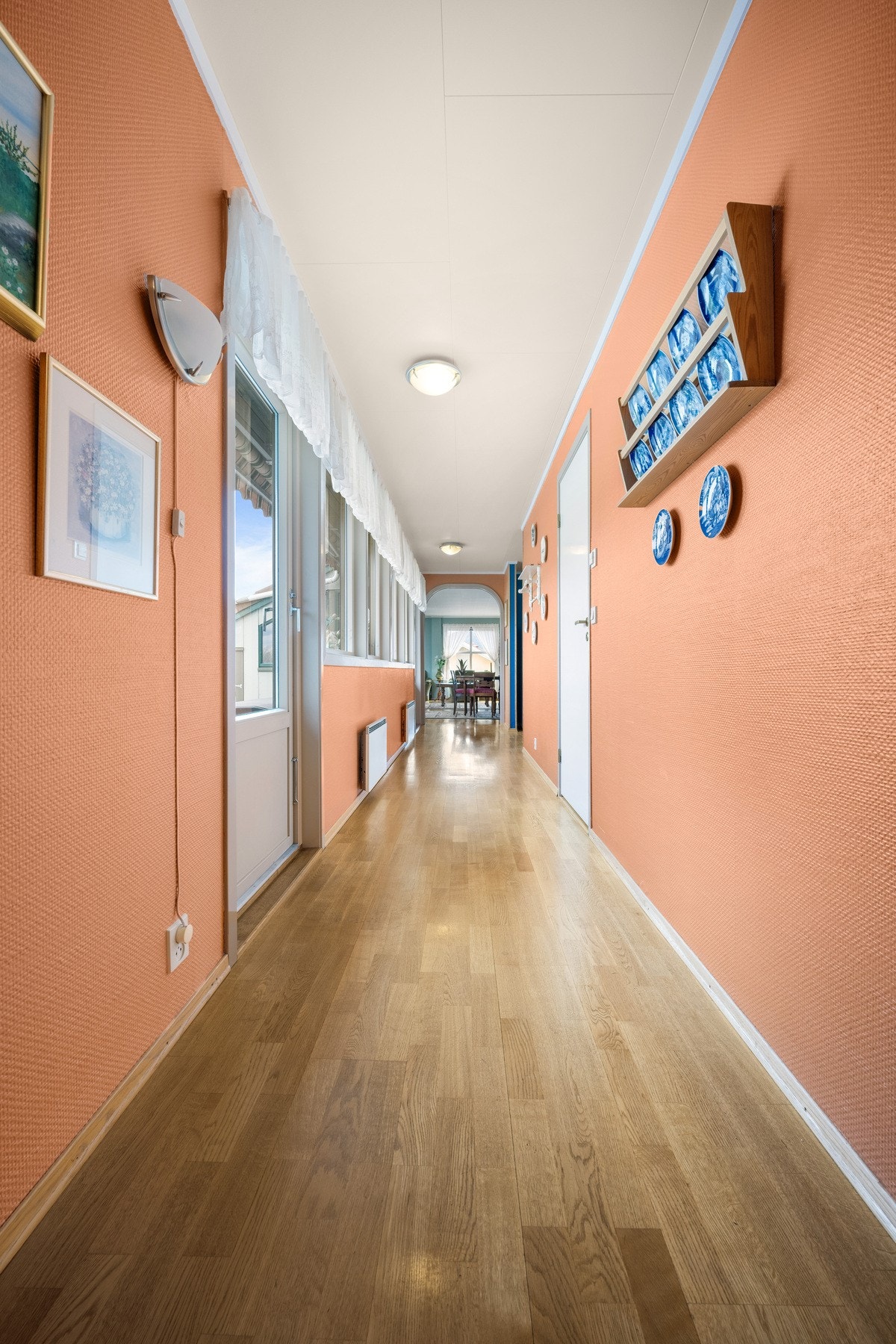 Utgang til takterrassen fra begge sider av gangen. Galleribilde