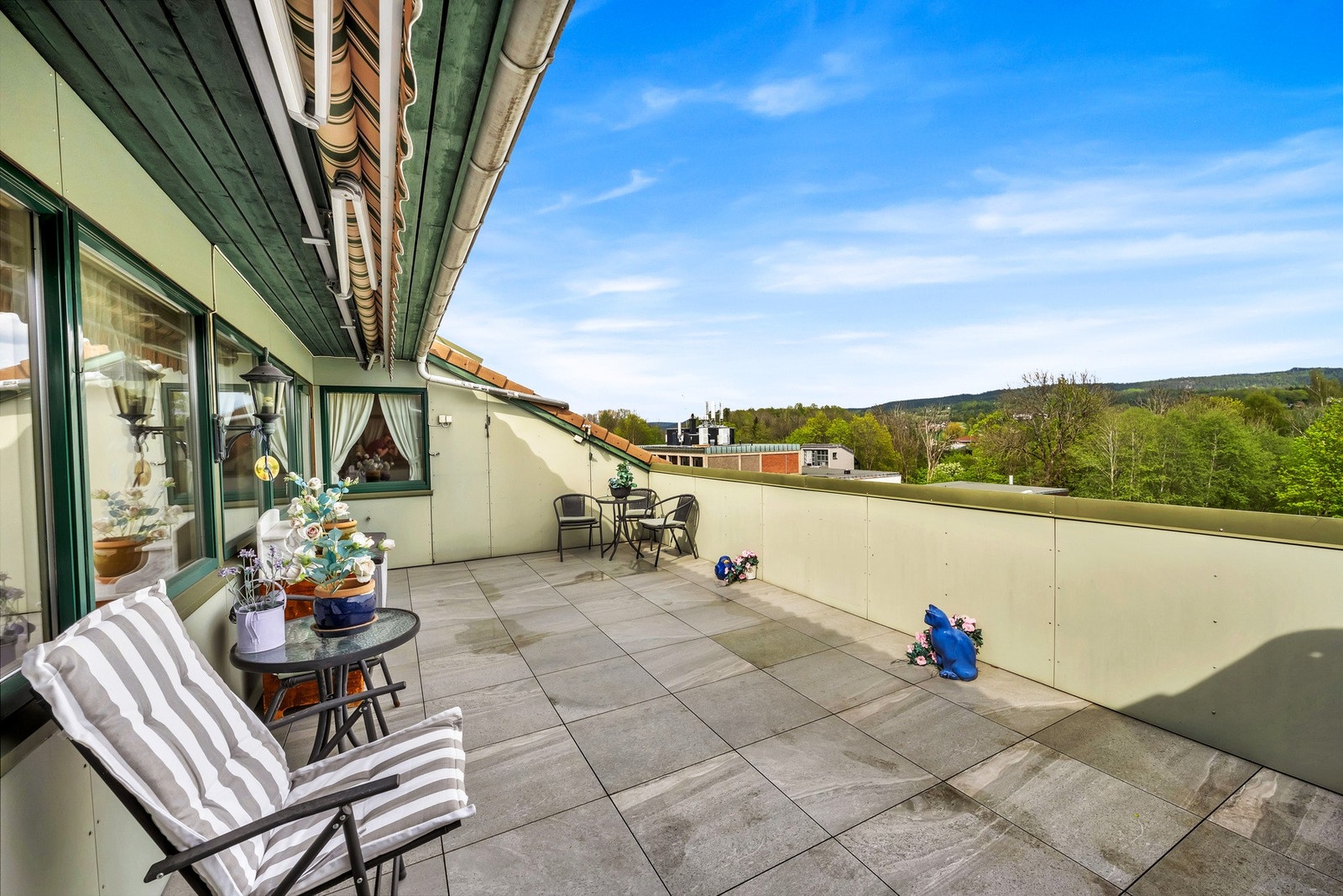 Romslig takterrasse. Galleribilde